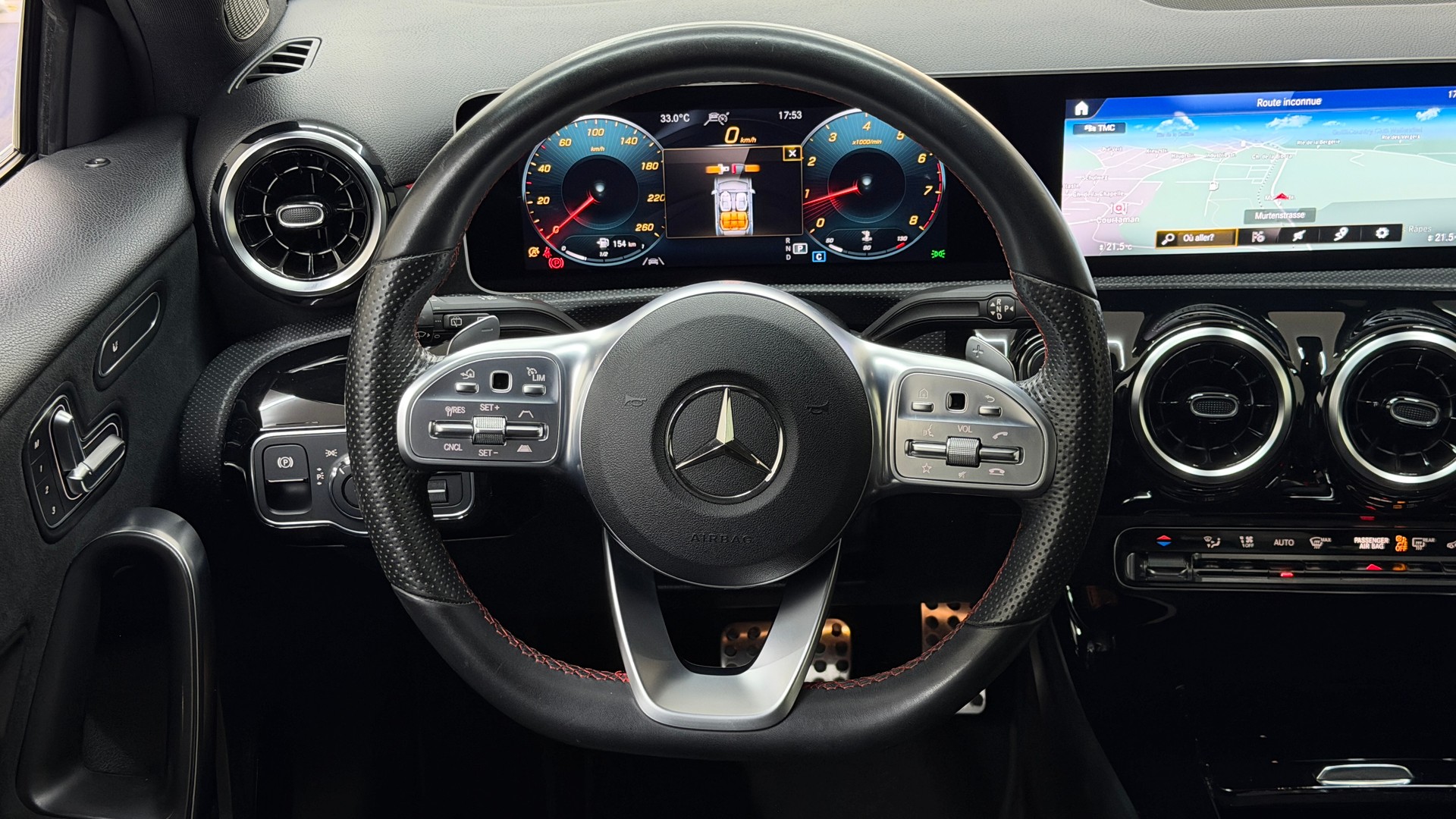 MERCEDES-BENZ A 250 AMG Line 7G-DCT-image-8
