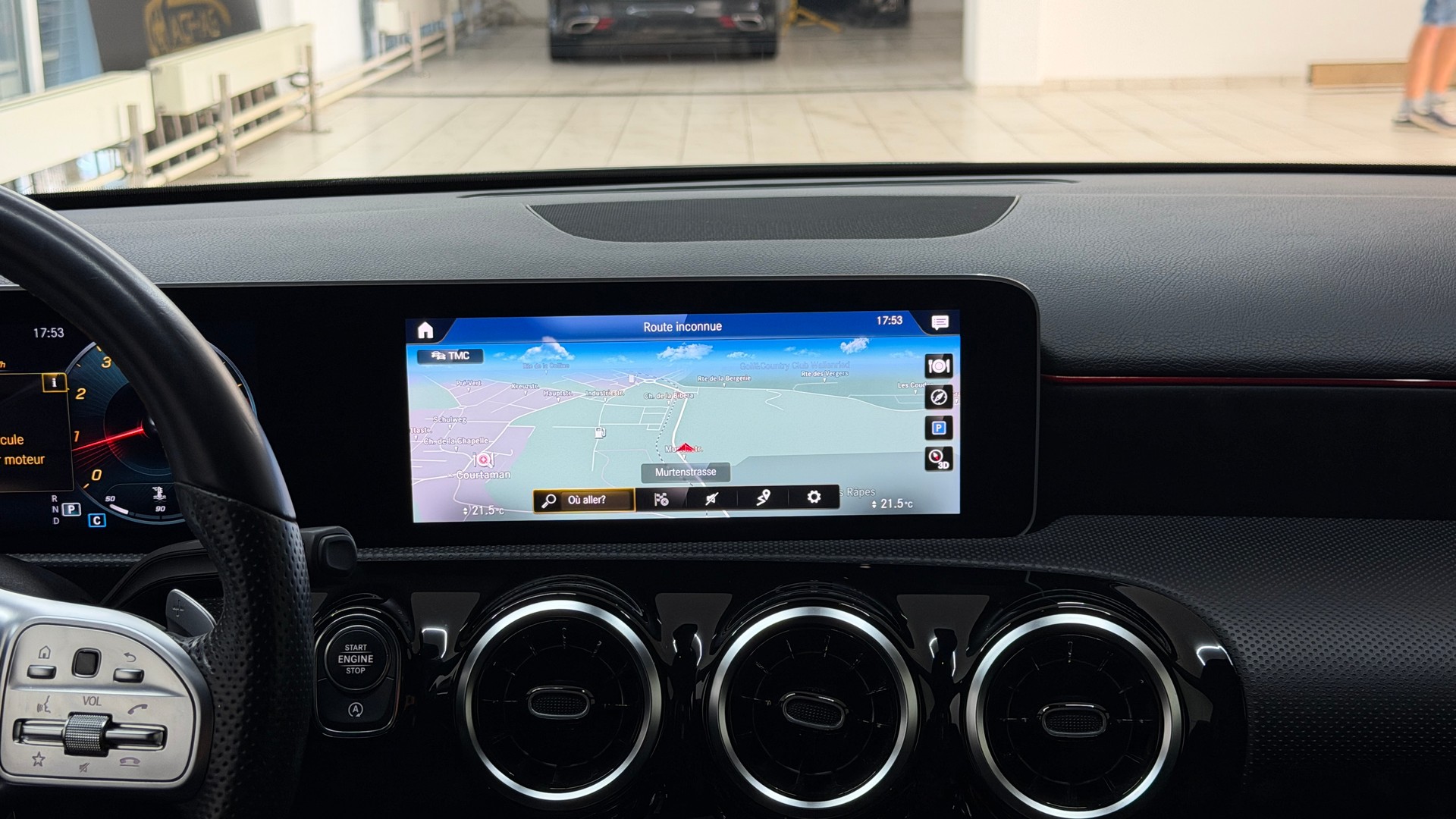 MERCEDES-BENZ A 250 AMG Line 7G-DCT-image-9