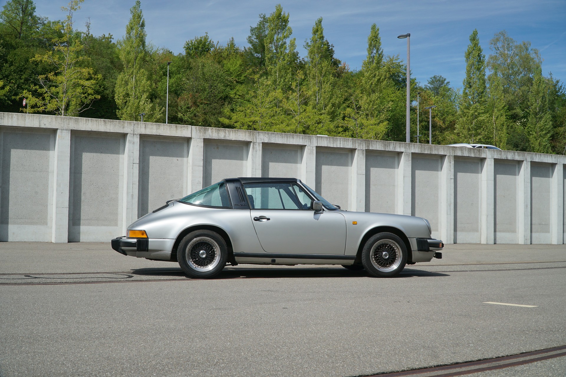 PORSCHE 911 SC Targa-showroom-element-3