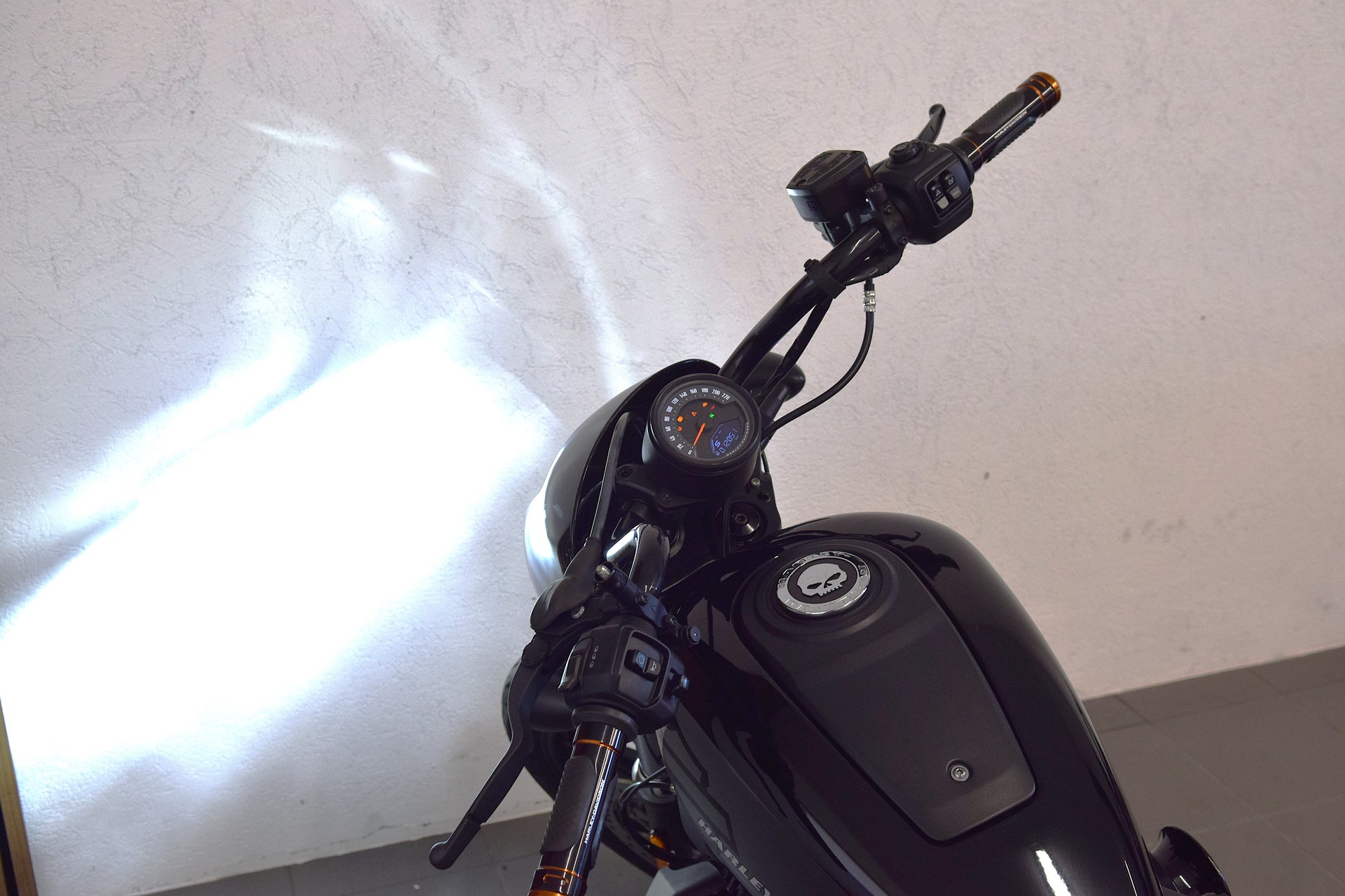 HARLEY-DAVIDSON RH 975 Nighster (35kW)-image-4