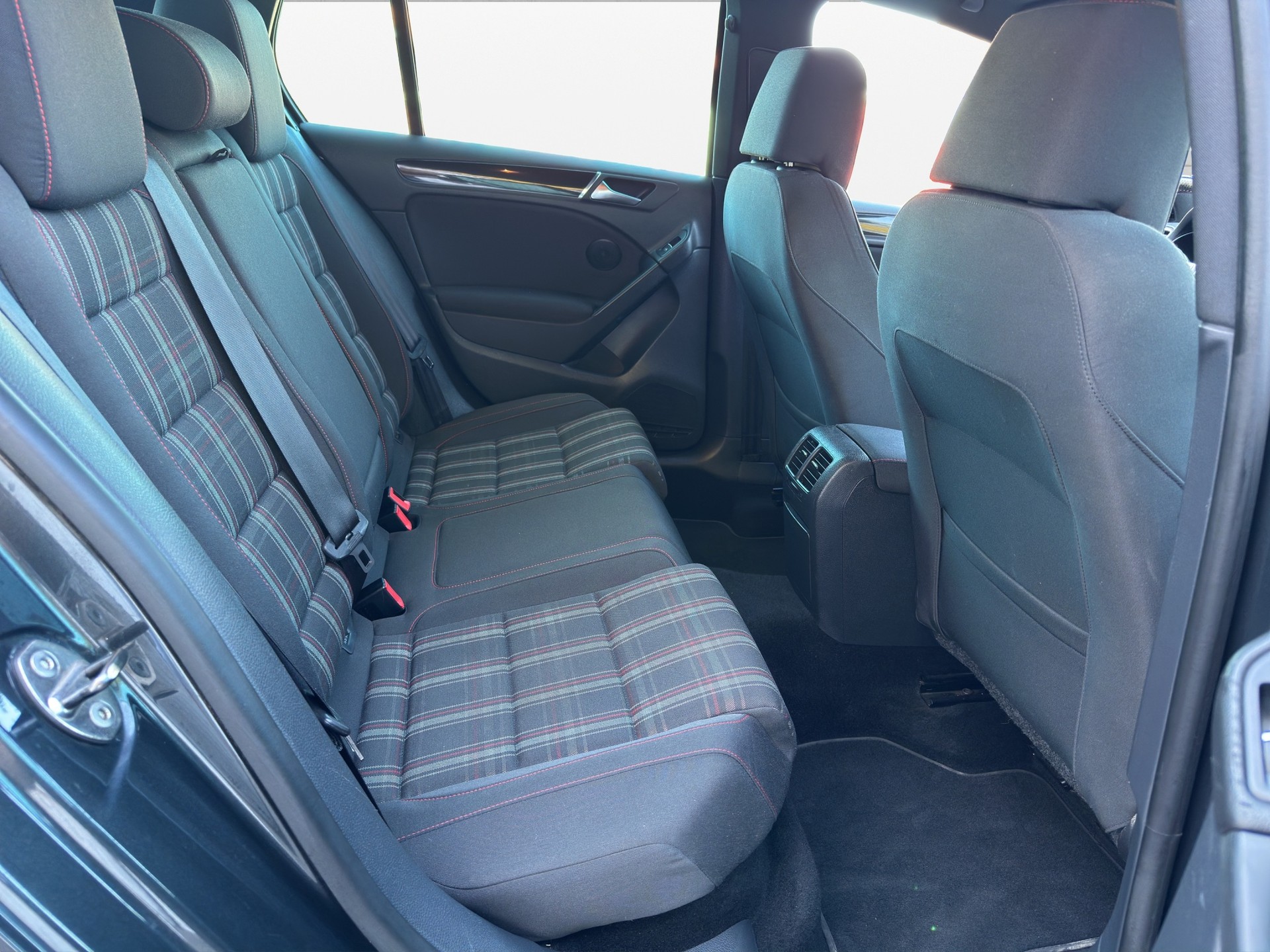 VW Golf 2.0 TSI GTI-image-13