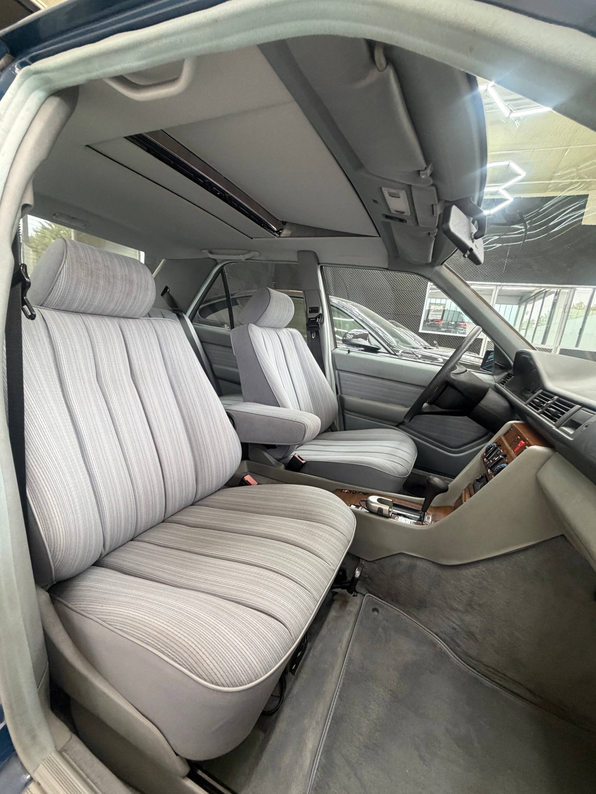 MERCEDES-BENZ 200-image-5