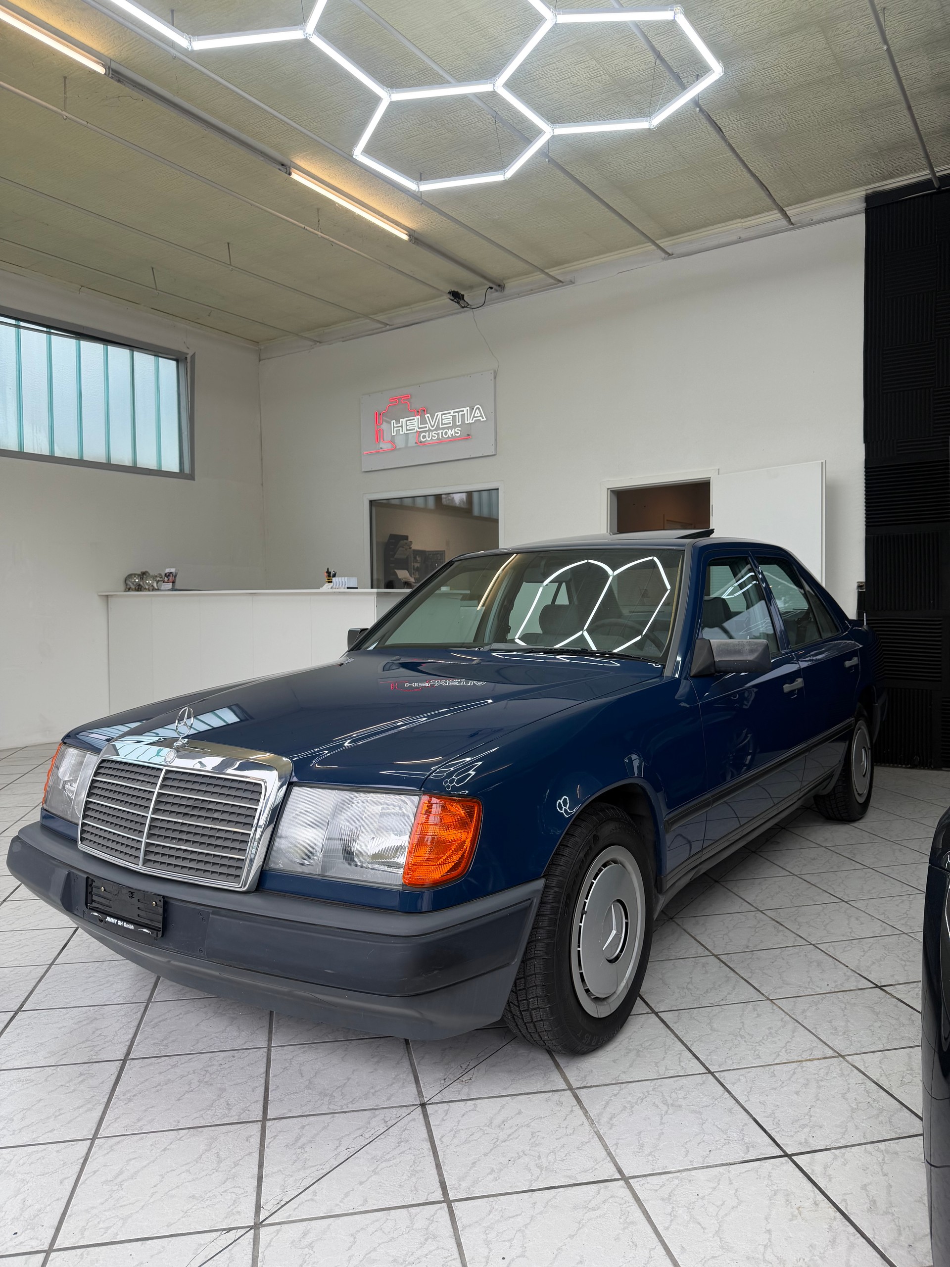 MERCEDES-BENZ 200-image-2