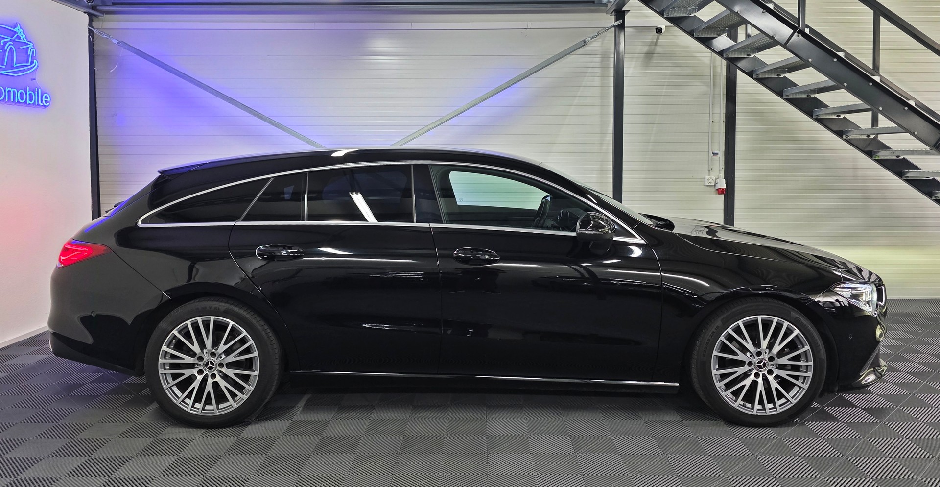 MERCEDES-BENZ CLA Shooting Brake 180 7G-DCT Progressive-showroom-element-3