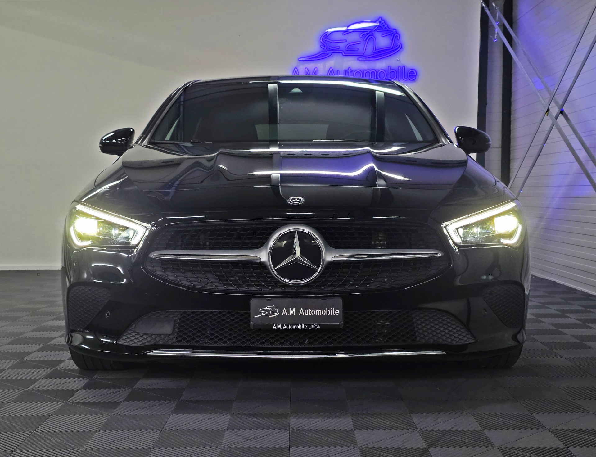 MERCEDES-BENZ CLA Shooting Brake 180 7G-DCT Progressive-showroom-element-1