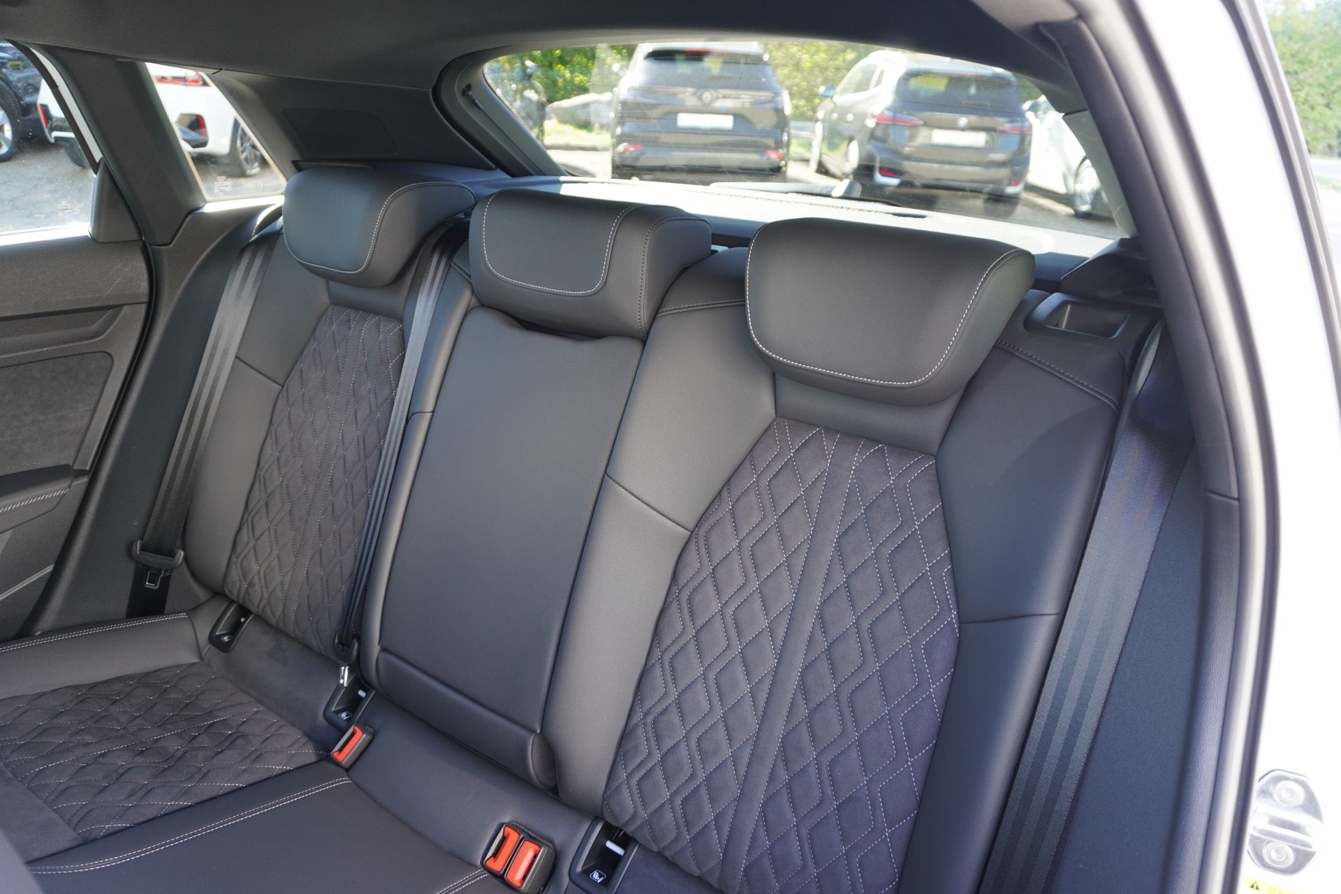 AUDI A3 Sportback 45 TFSI e S line S-tronic-image-22