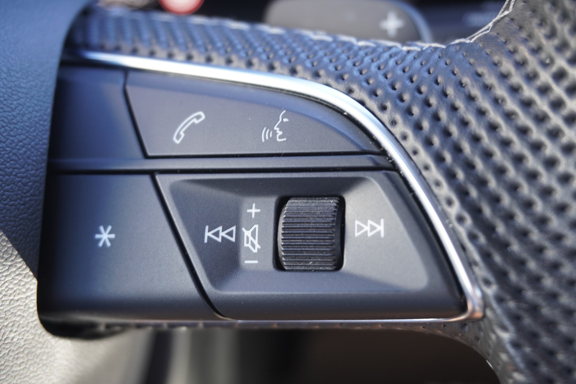 AUDI A3 Sportback 45 TFSI e S line S-tronic-image-26