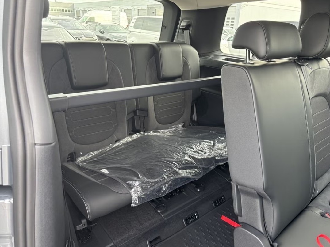 VW ID.Buzz LWB Pro 4 Motion - 7 Sitzer-showroom-element-3