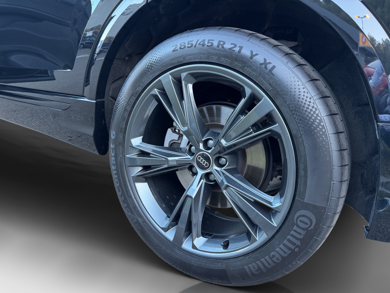 AUDI Q8 SUV TFSI e quattro 290 kW Attraction tiptronic-image-14