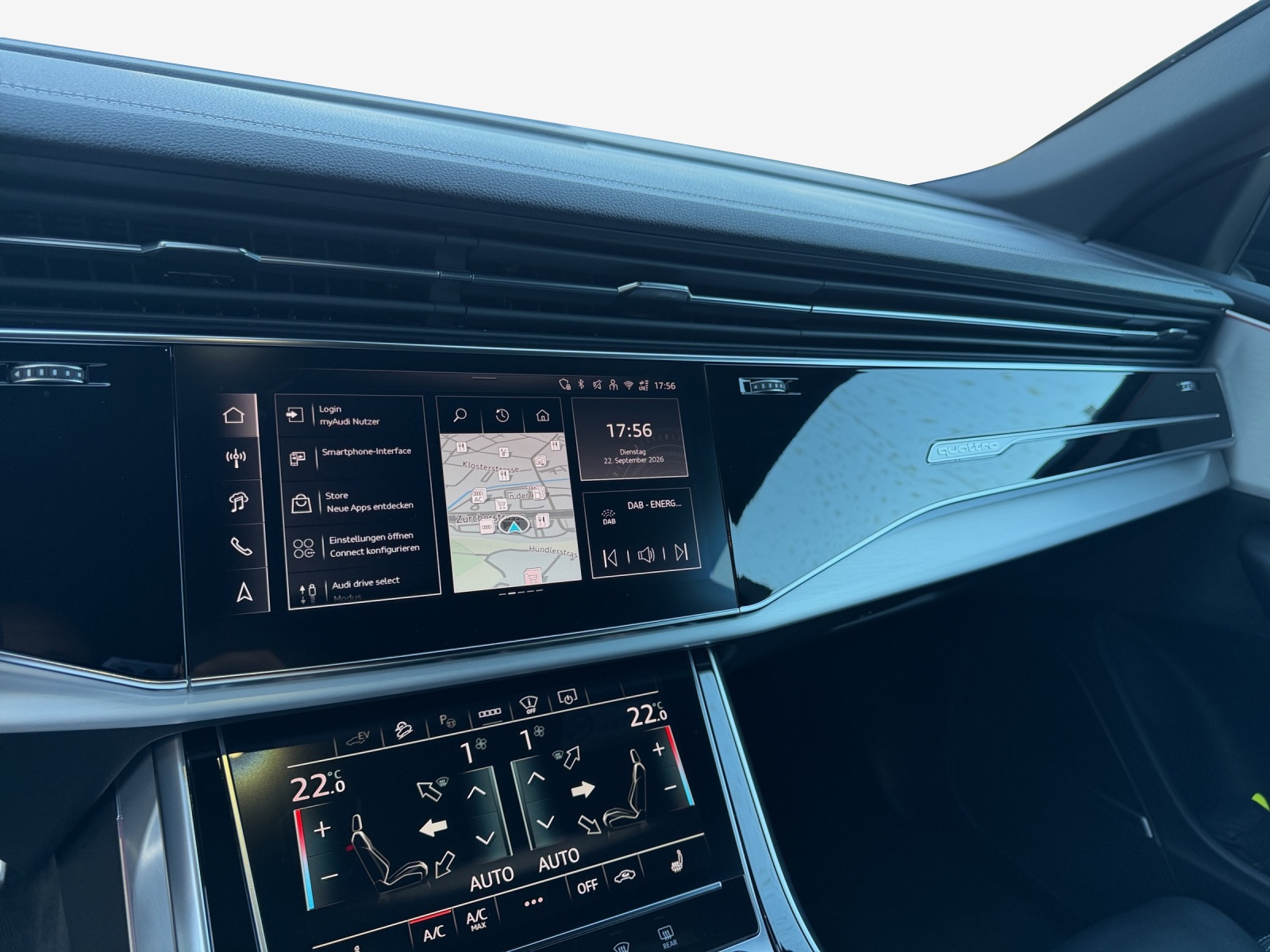 AUDI Q8 SUV TFSI e quattro 290 kW Attraction tiptronic-image-10
