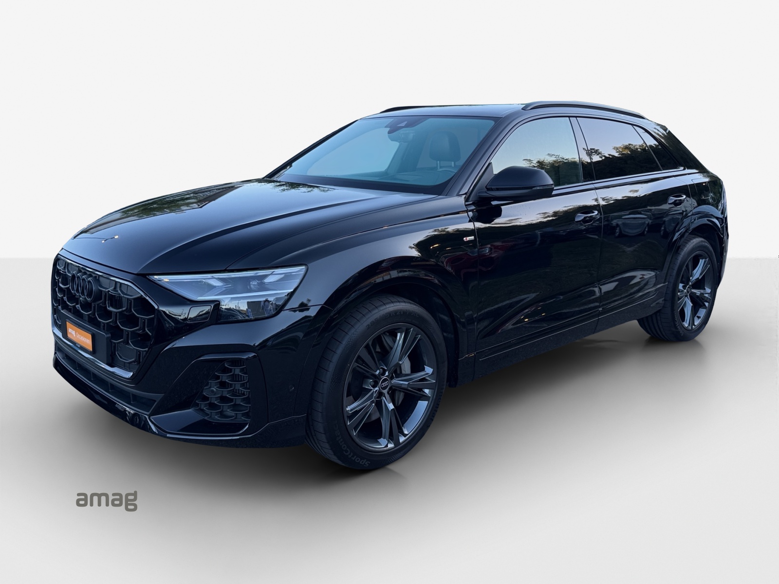 AUDI Q8 SUV TFSI e quattro 290 kW Attraction tiptronic