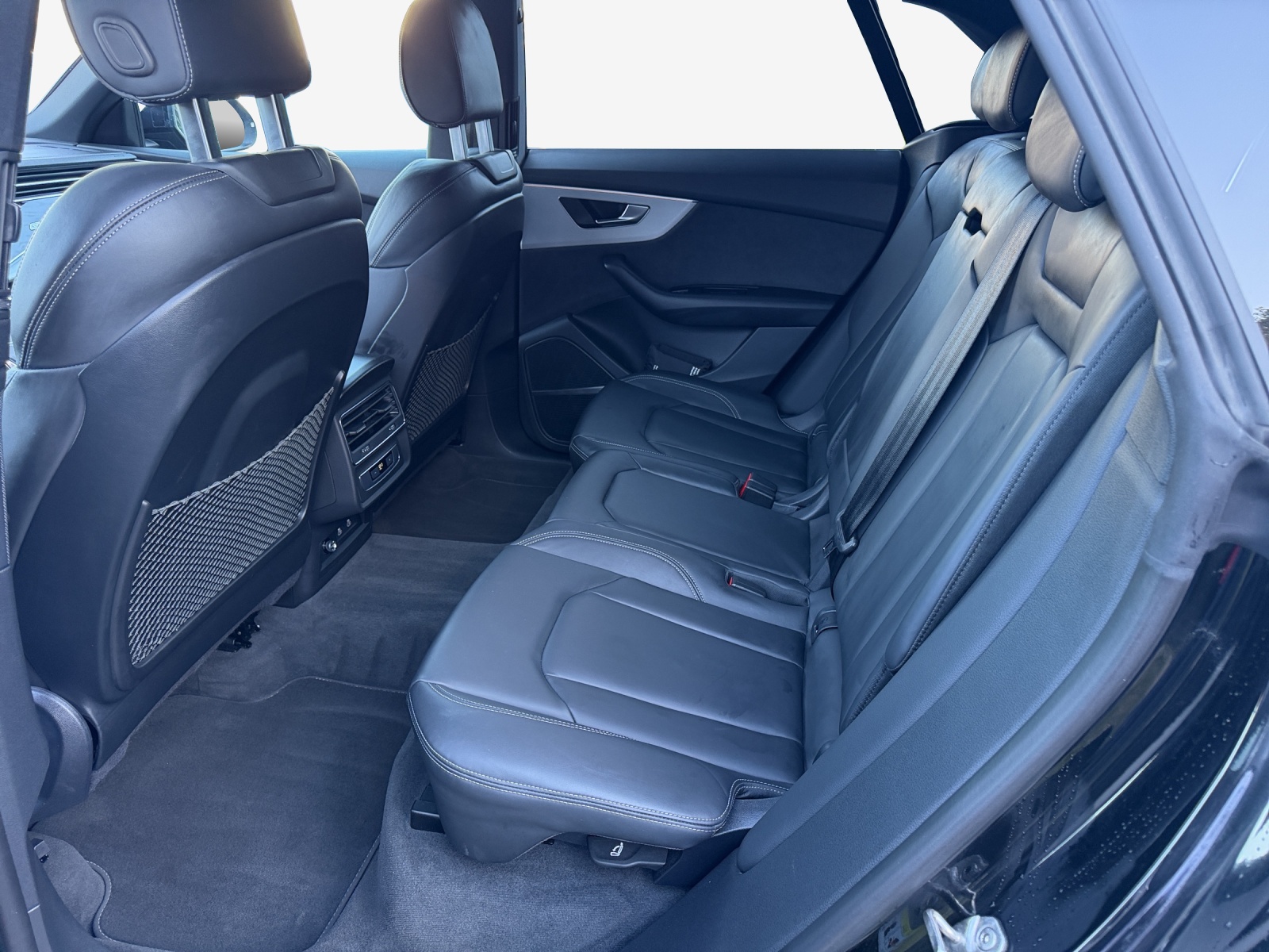 AUDI Q8 SUV TFSI e quattro 290 kW Attraction tiptronic-image-11
