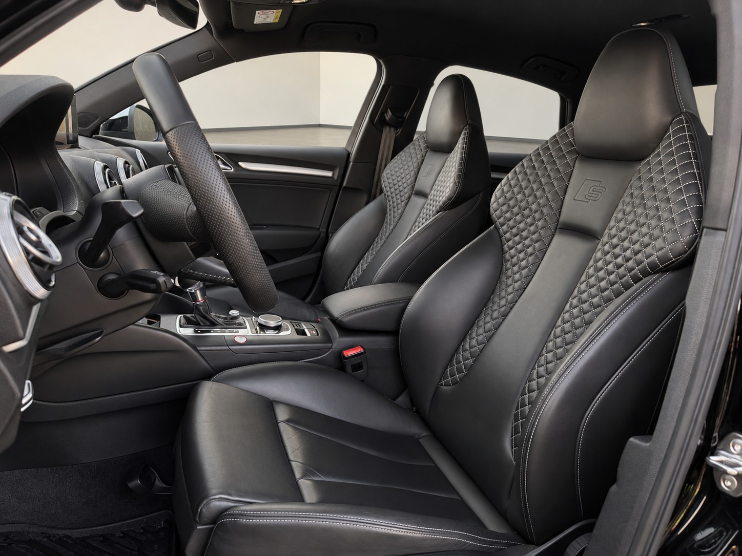 AUDI S3 Limousine 2.0 TFSI quattro S-tronic *ABT Tuning 370PS*CH-Fahrzeug*Facelift*-showroom-element-2