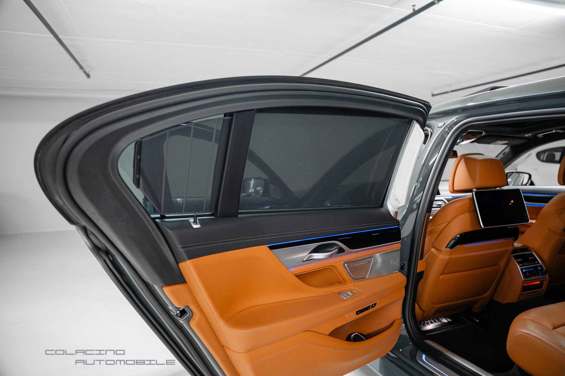 BMW-ALPINA B7 L BiTurbo 4.4 V8 xDrive Switch-Tronic-image-17