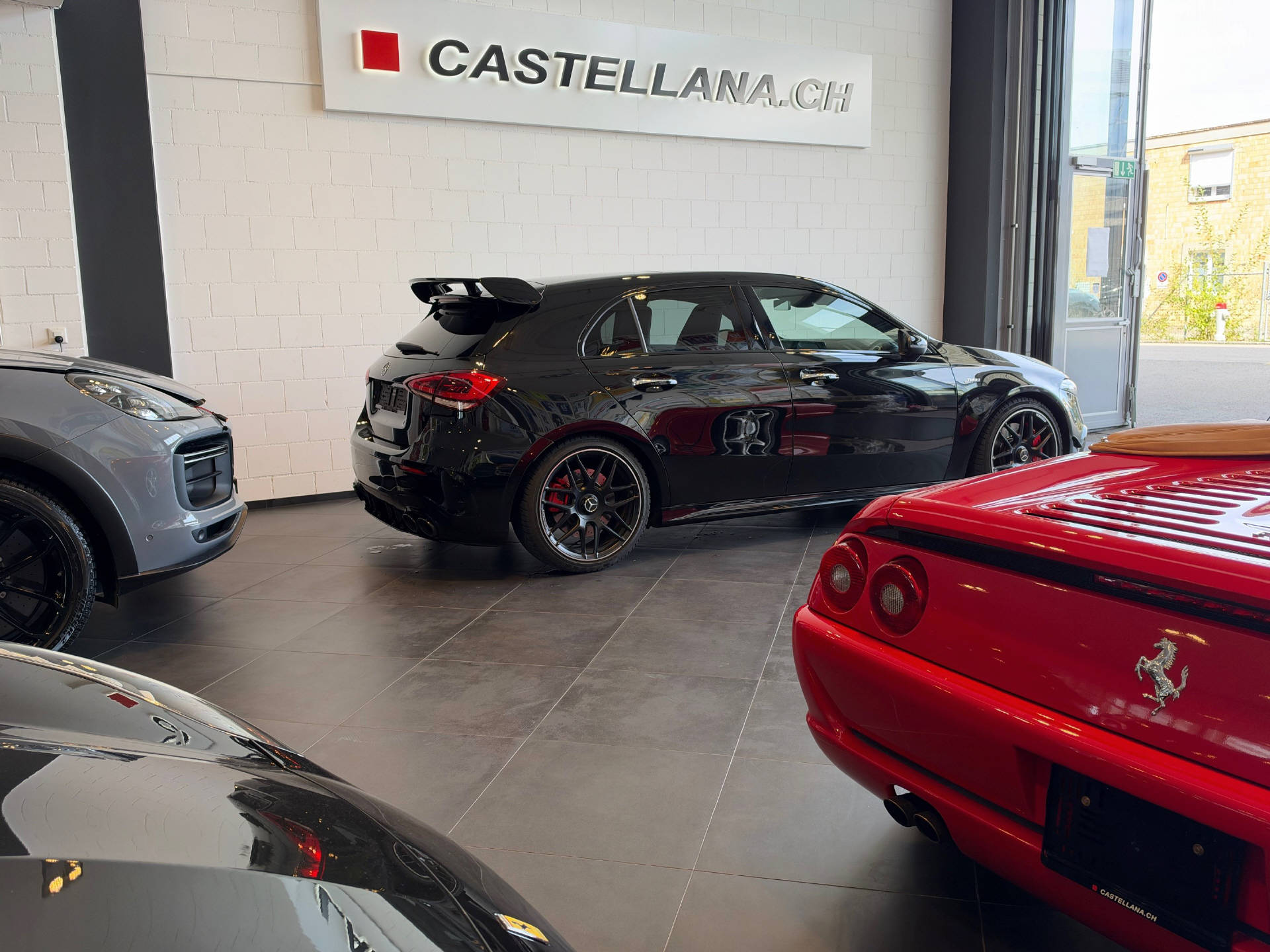 MERCEDES-BENZ A 45 S AMG 4matic+-showroom-element-3