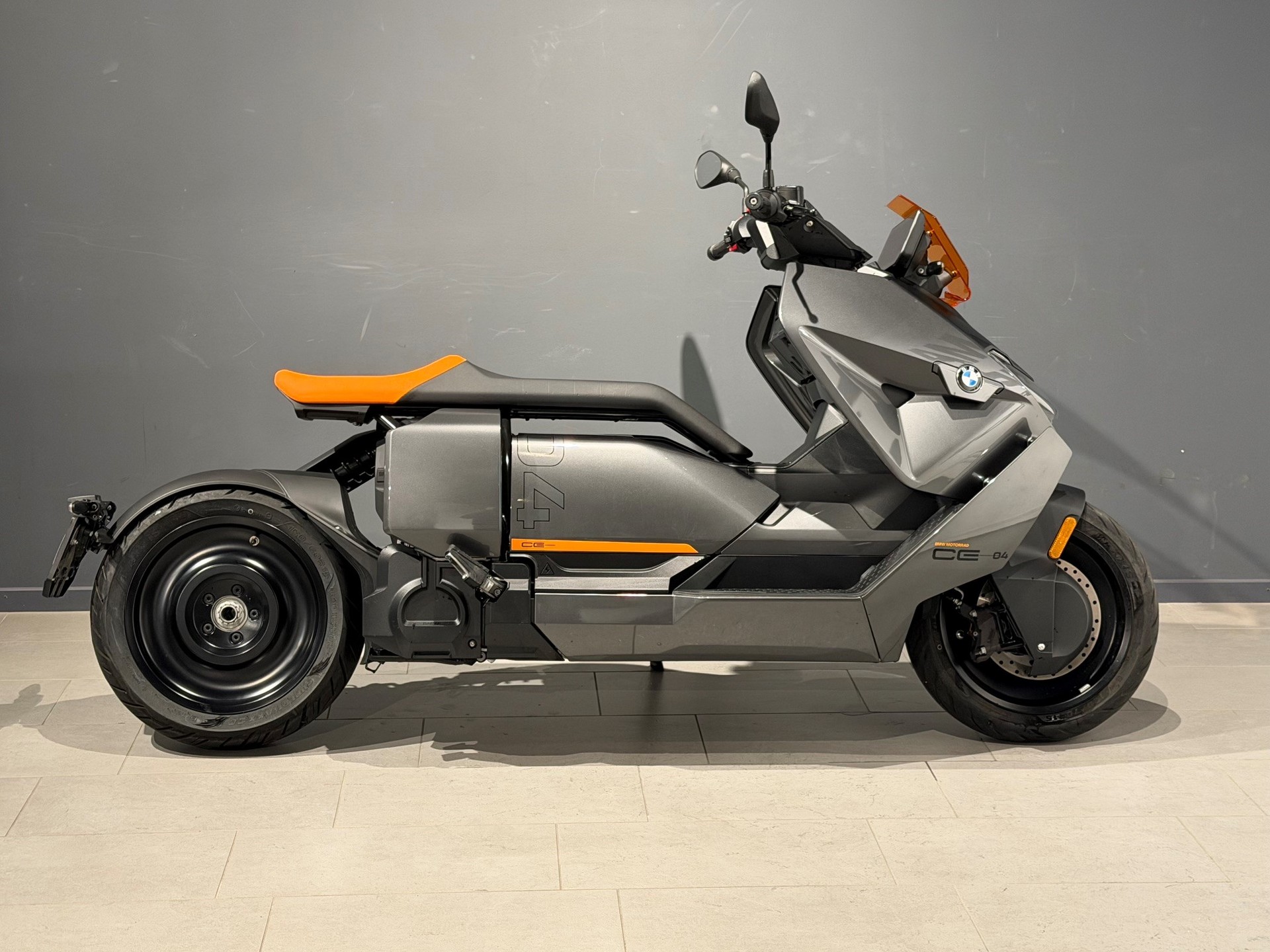 BMW CE 04-image-0
