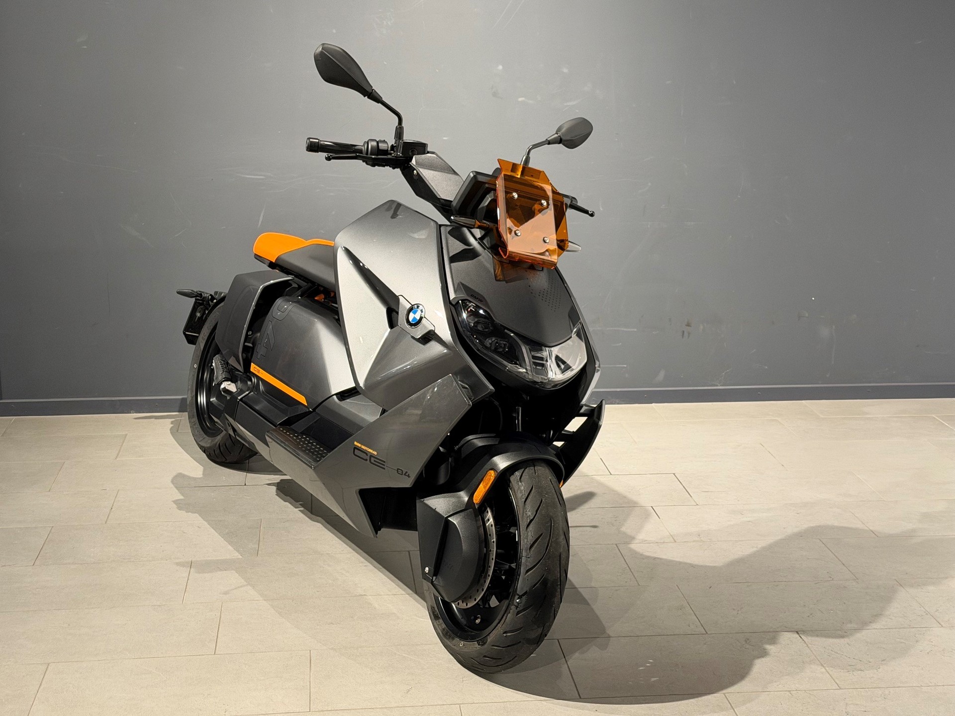 BMW CE 04-image-1