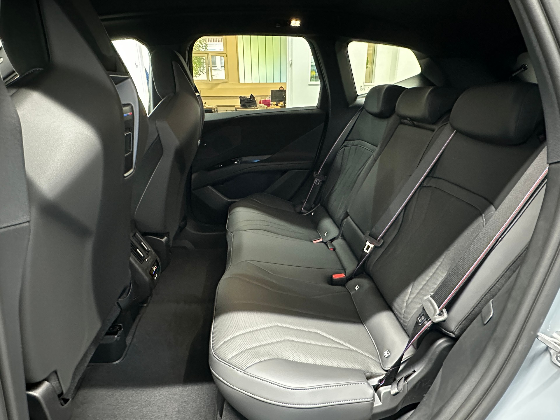 BMW iX3 40 M Sport Pro-image-8