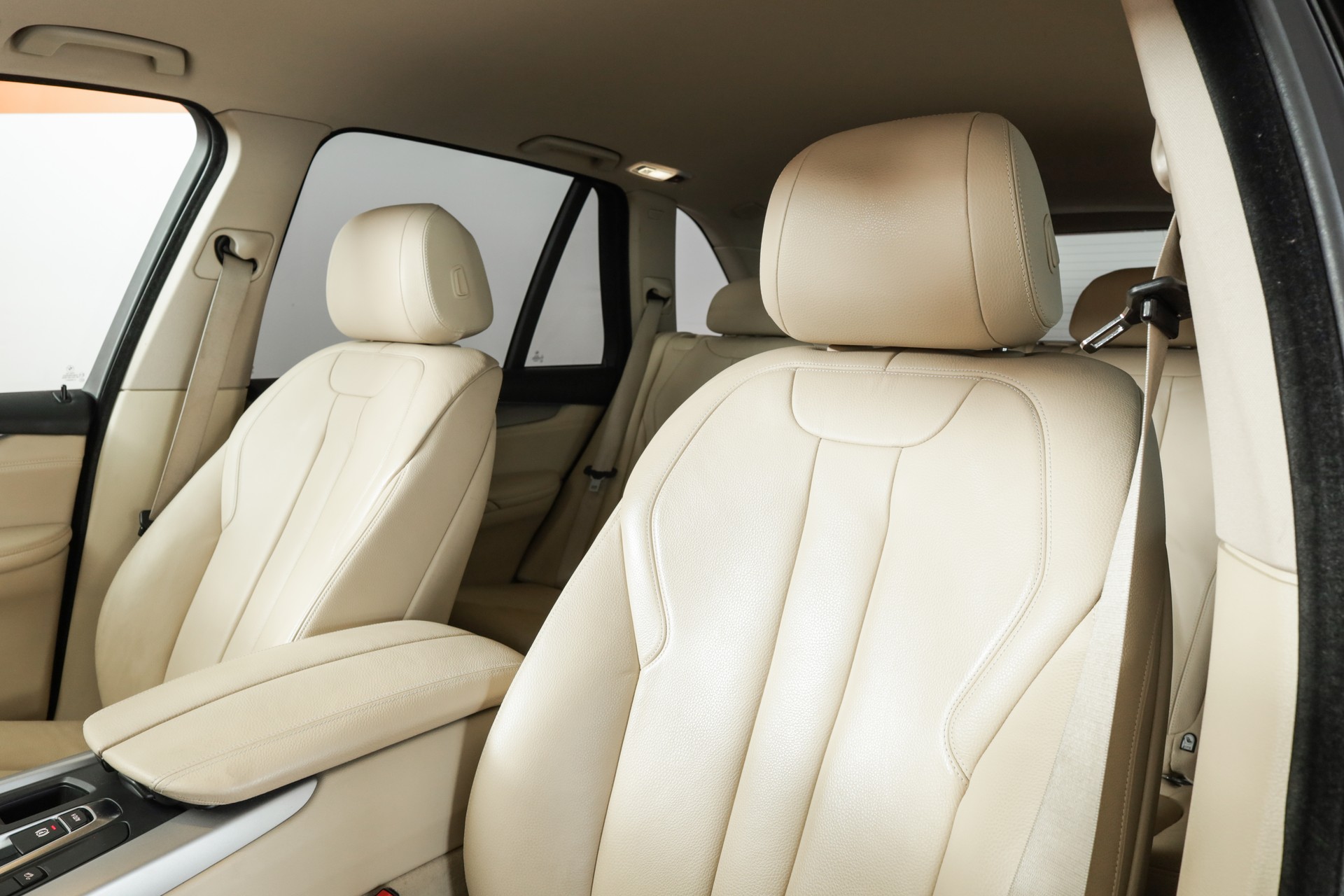 BMW X5 xDrive 35i Steptronic • Pack Swiss Premium • Phares xénon adaptatifs • Head-up Display-image-8