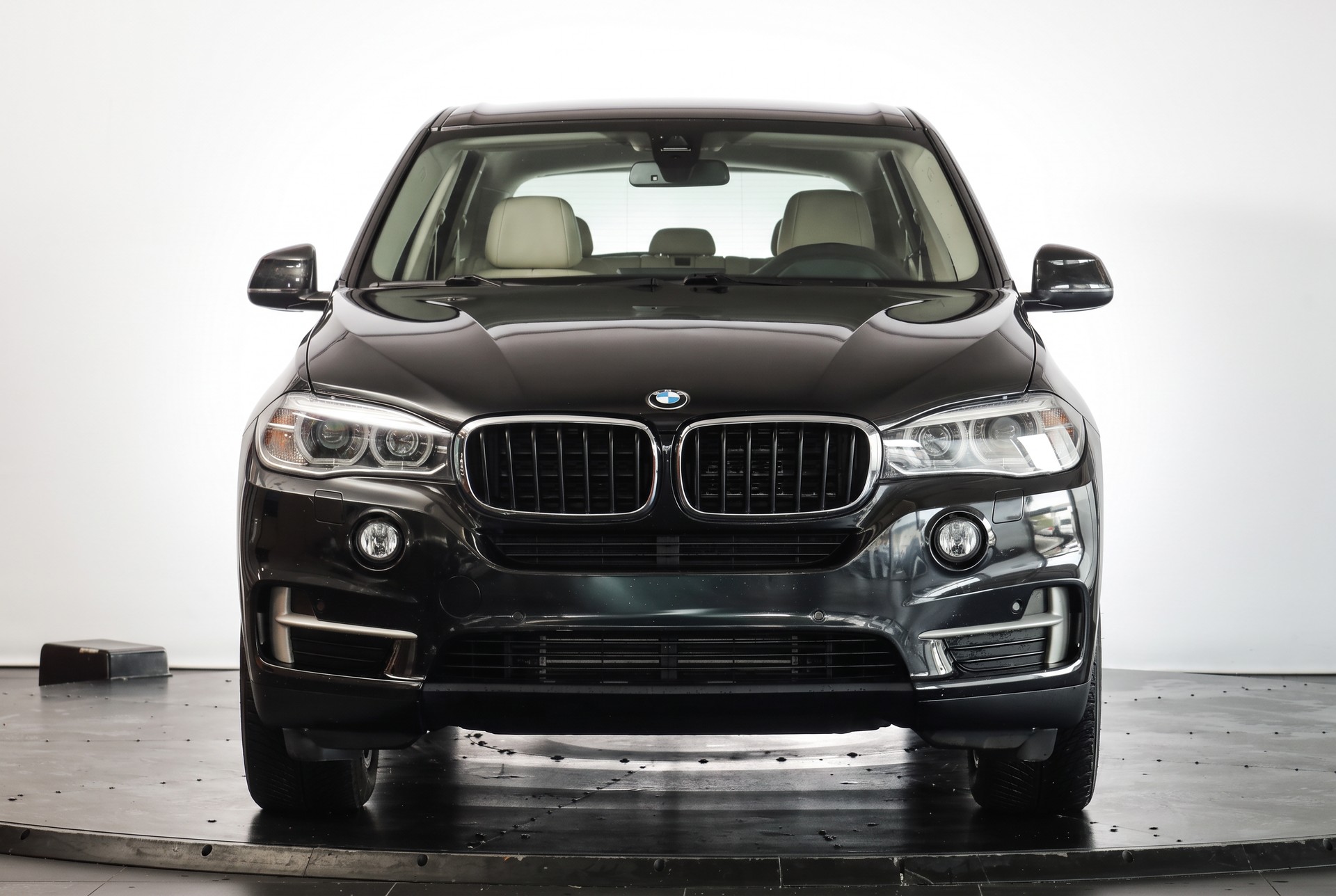 BMW X5 xDrive 35i Steptronic • Pack Swiss Premium • Phares xénon adaptatifs • Head-up Display-showroom-element-1