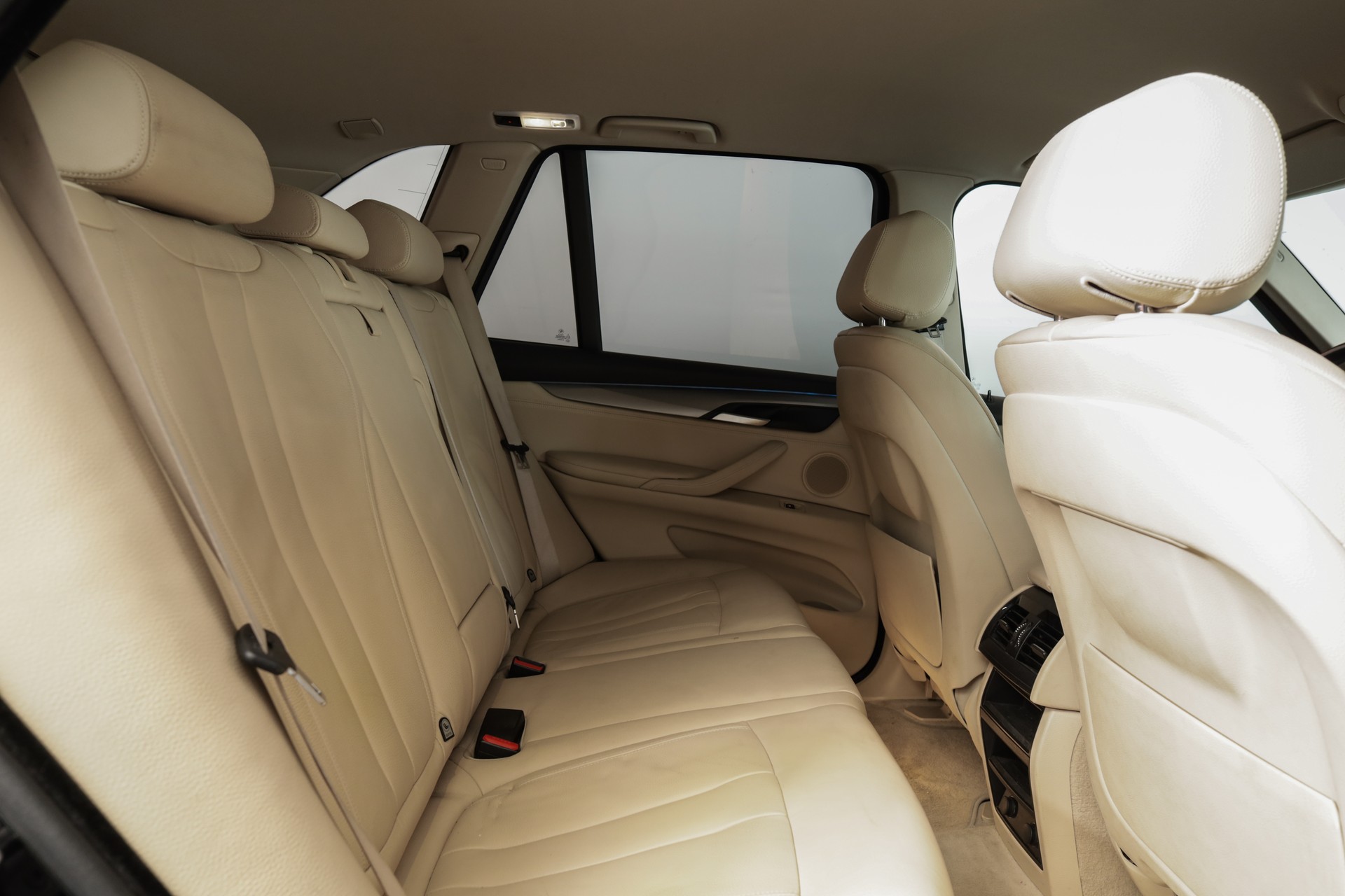 BMW X5 xDrive 35i Steptronic • Pack Swiss Premium • Phares xénon adaptatifs • Head-up Display-image-9