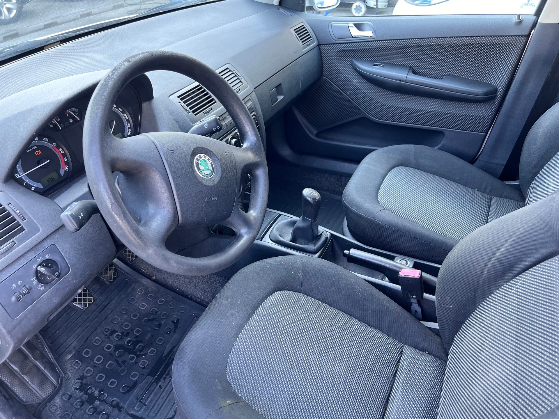 SKODA Fabia 1.9 TDI Comfort-image-9