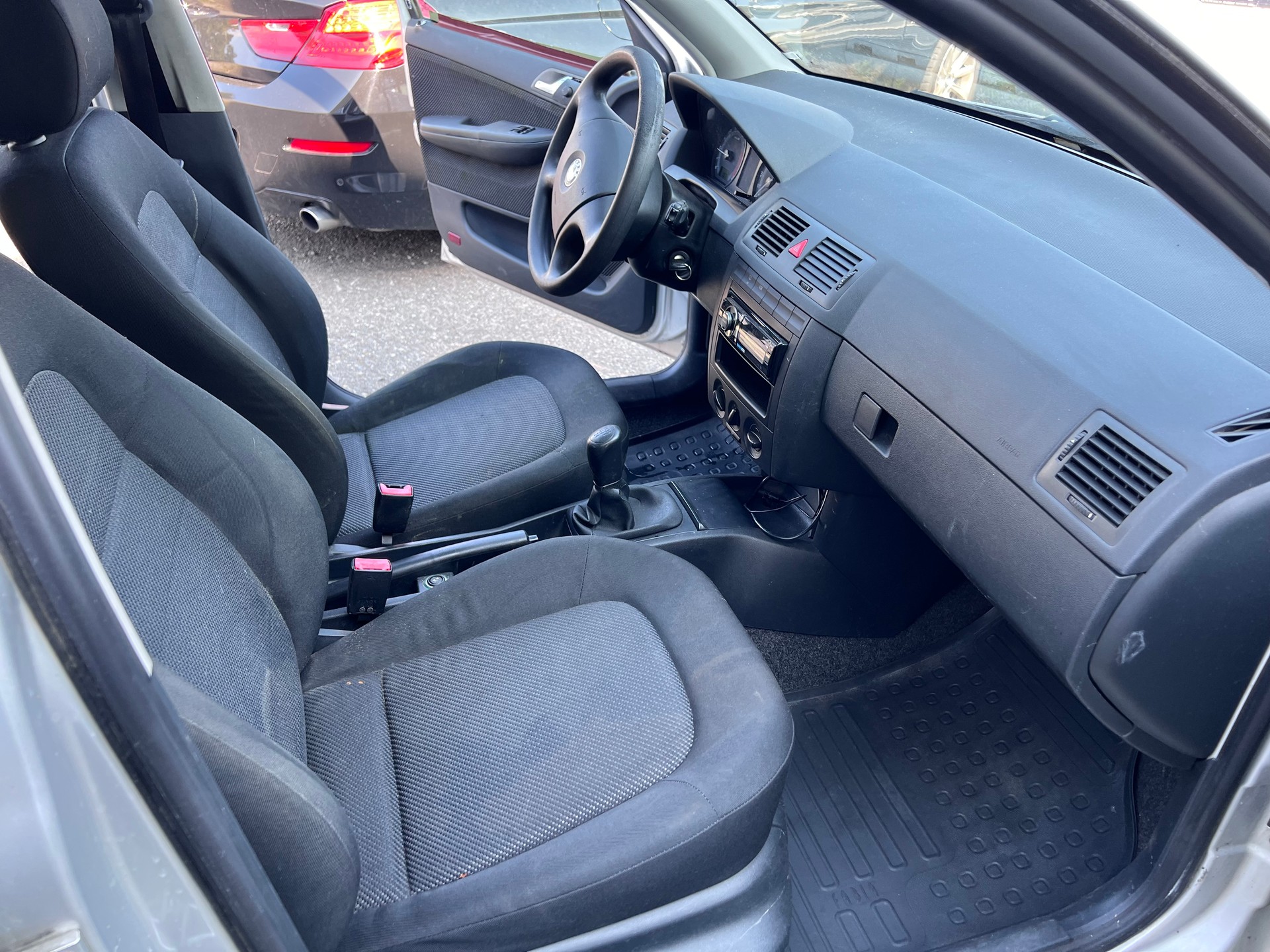 SKODA Fabia 1.9 TDI Comfort-image-8