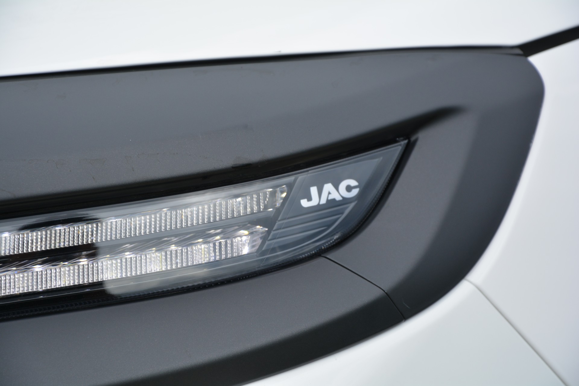 JAC T9EV 88kWh Advance 4x4-image-4