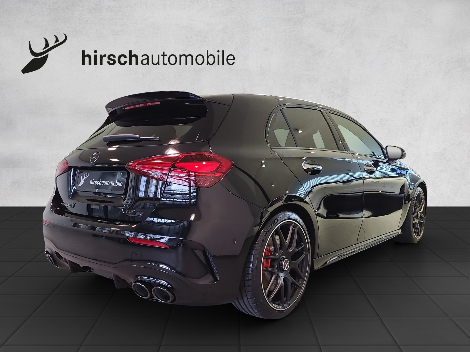 MERCEDES-BENZ A AMG 45 S 4Matic+ 8G-DCT-showroom-element-3
