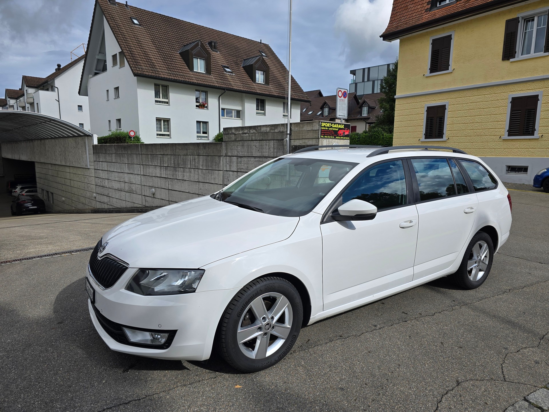 SKODA Octavia Combi 1.6 TDI Ambition DSG