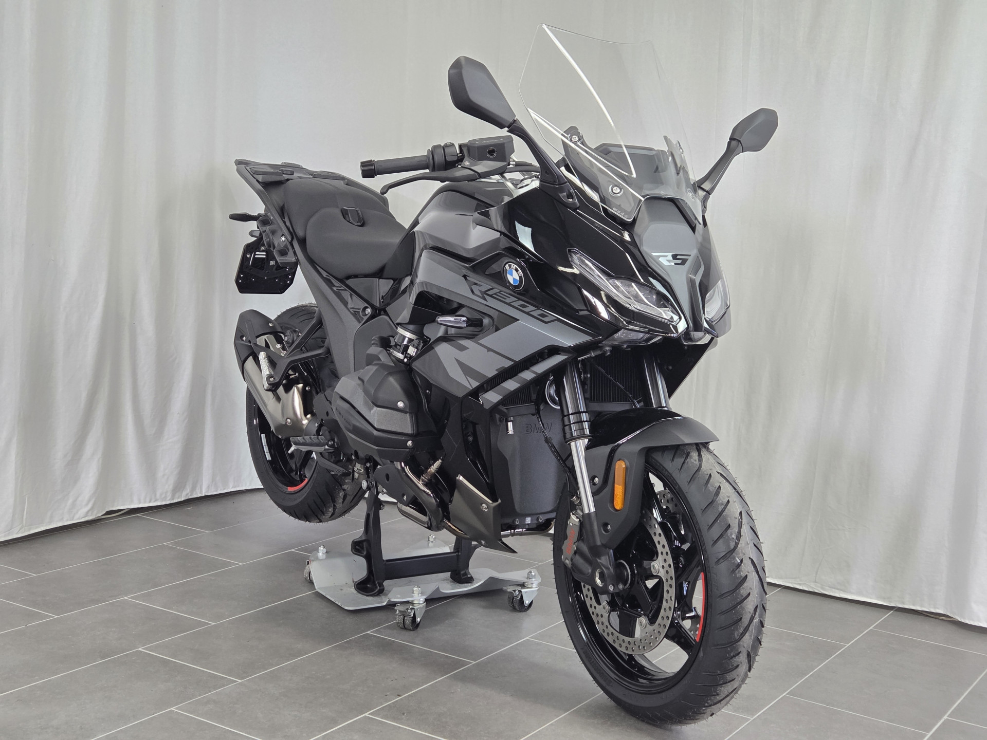 BMW R 1300 RS Triple Black Boxer-Prämie CHF -1'500 für Verträge bis 30.09.26-image-1