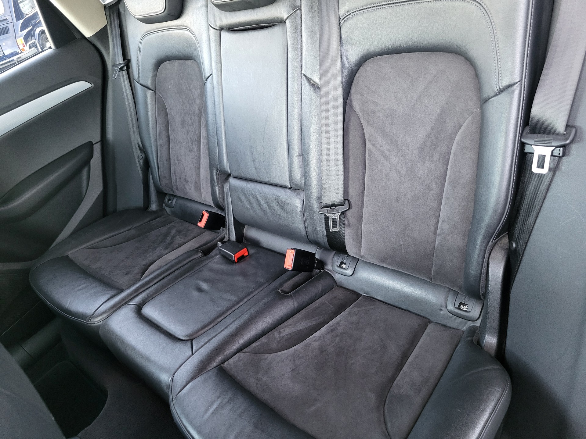 AUDI Q5 2.0 TFSI hybrid quattro tiptronic-image-16