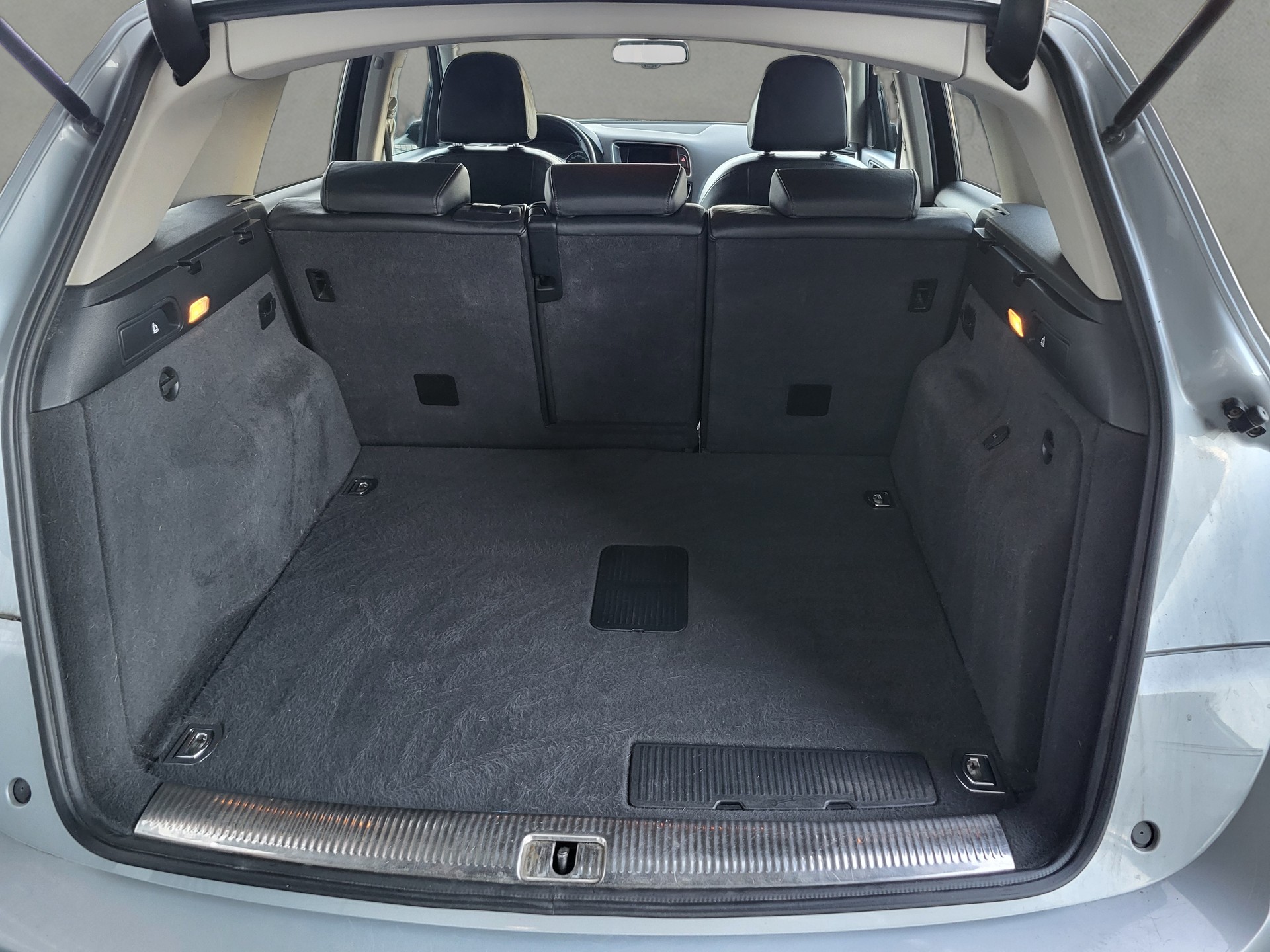 AUDI Q5 2.0 TFSI hybrid quattro tiptronic-image-18