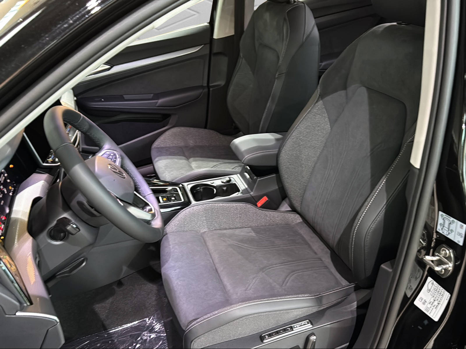 VW Golf 1.5 TSI PHEV Style-image-7