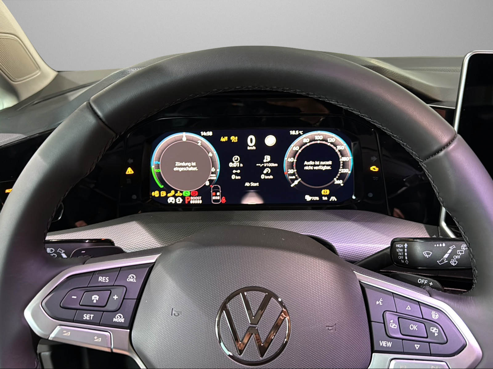VW Golf 1.5 TSI PHEV Style-image-9