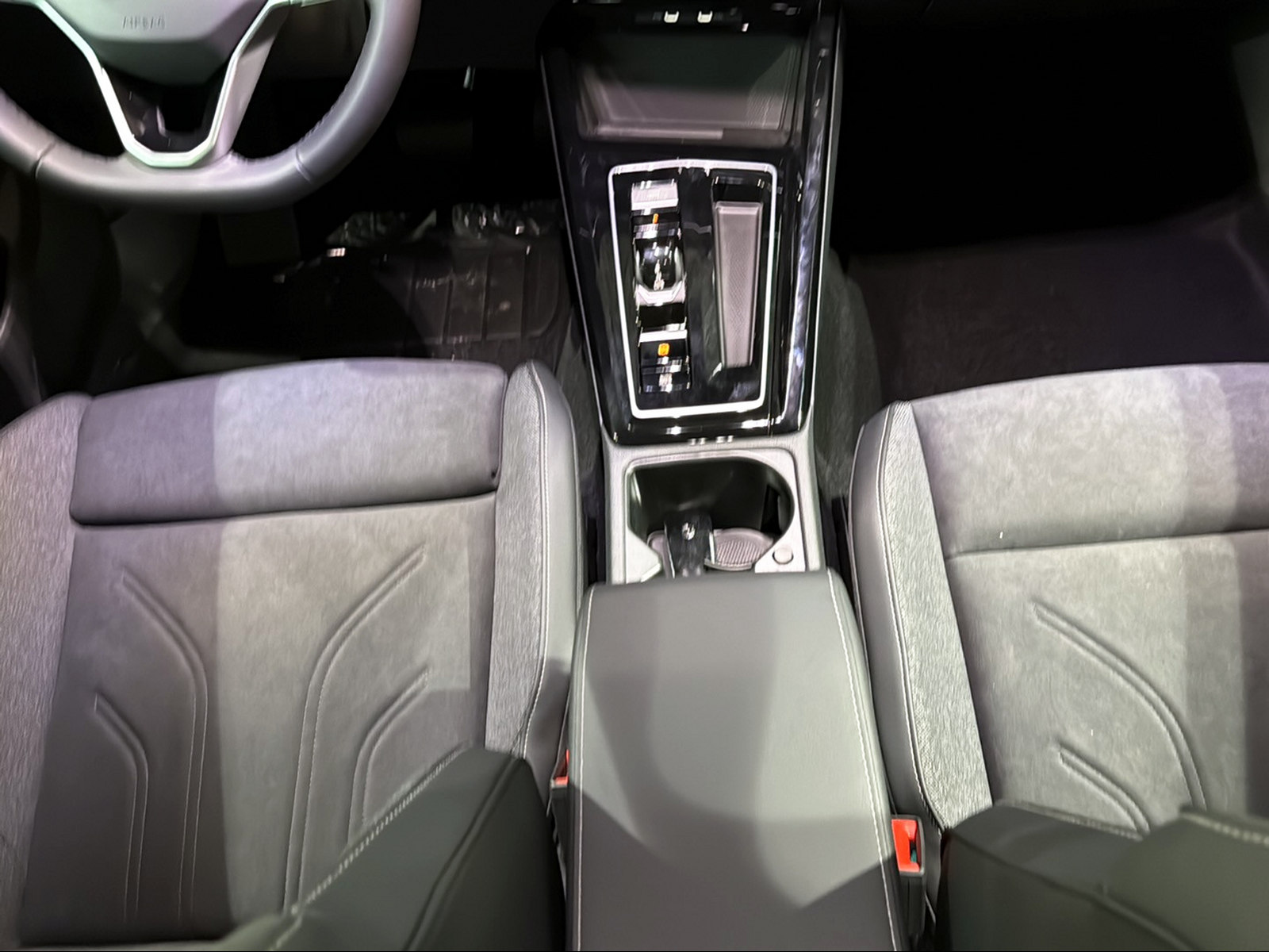 VW Golf 1.5 TSI PHEV Style-image-12