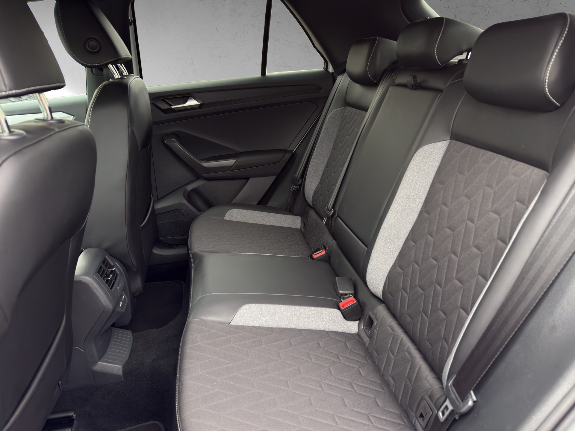 VW T-Roc 2.0 TDI SCR Goal DSG-image-9