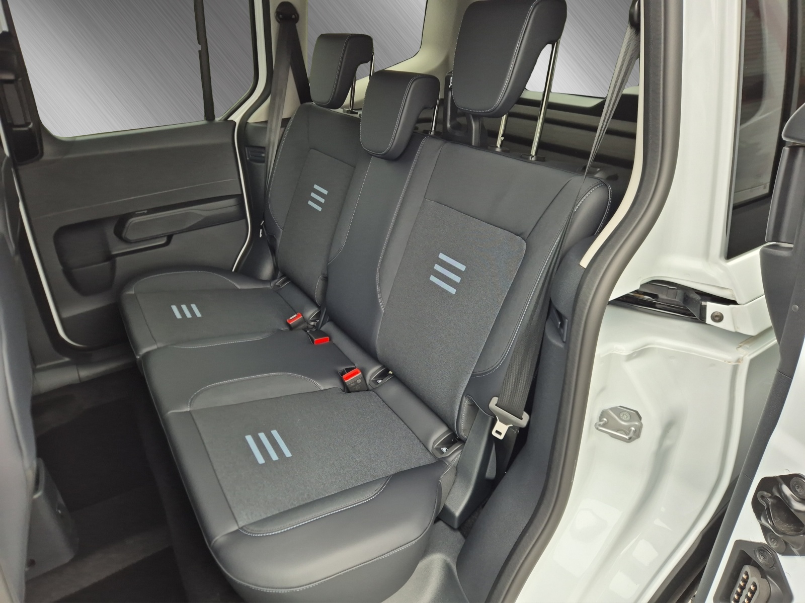FORD TOURNEO COURIERier 1.0 EcoBoost Automat-image-10
