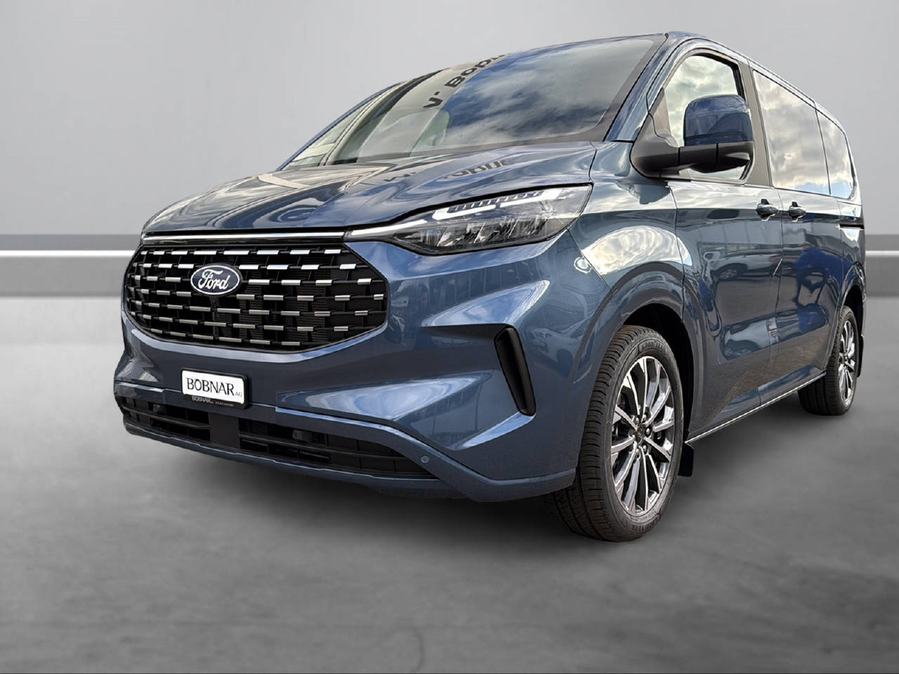 FORD Tourneo Custom 320 L1 2.0 EcoBlue 170 Titanium X-showroom-element-1