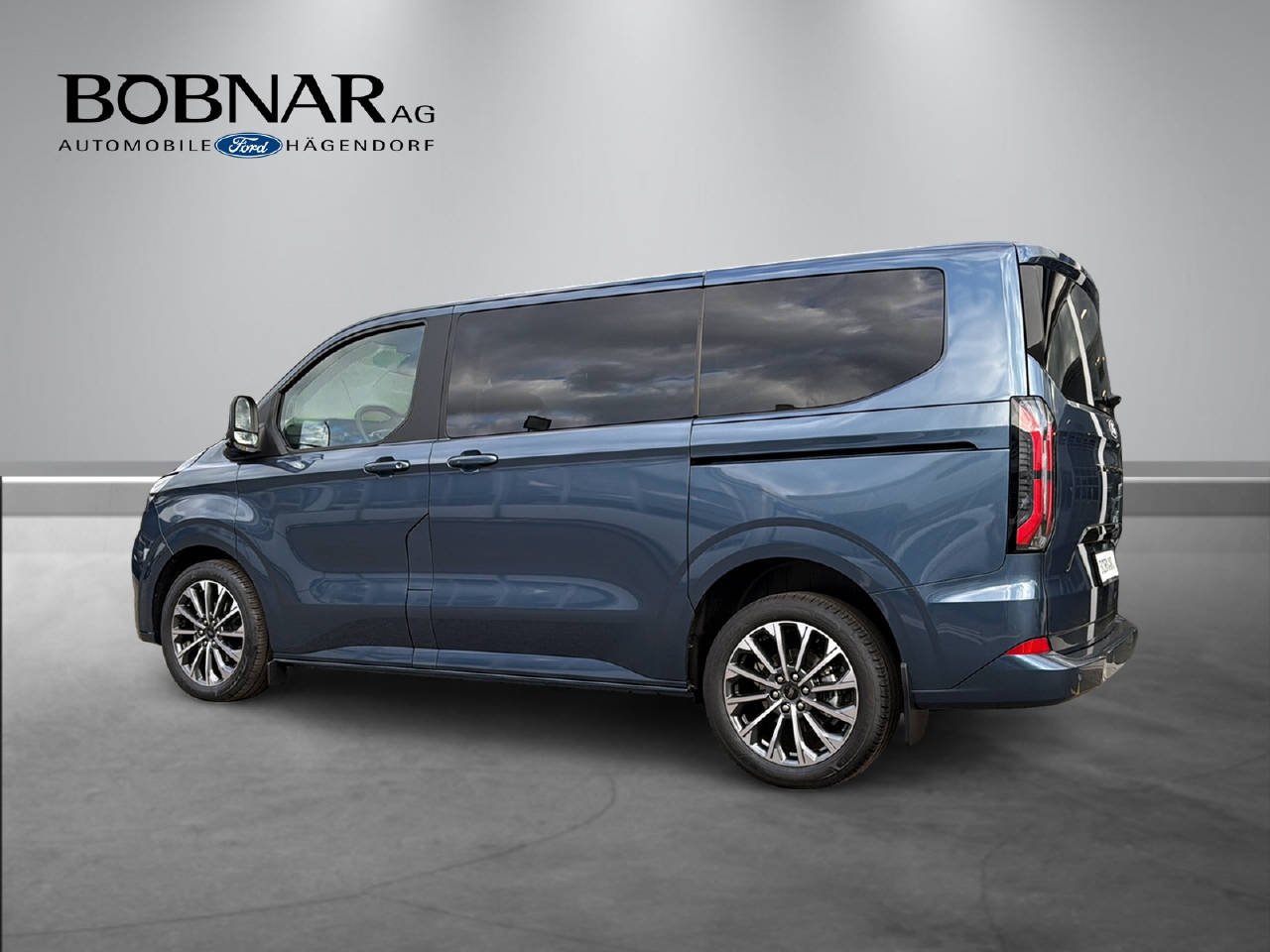 FORD Tourneo Custom 320 L1 2.0 EcoBlue 170 Titanium X-image-4