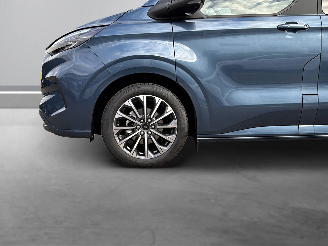 FORD Tourneo Custom 320 L1 2.0 EcoBlue 170 Titanium X-image-5