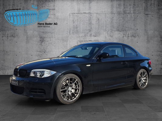 BMW 135i-showroom-element-1