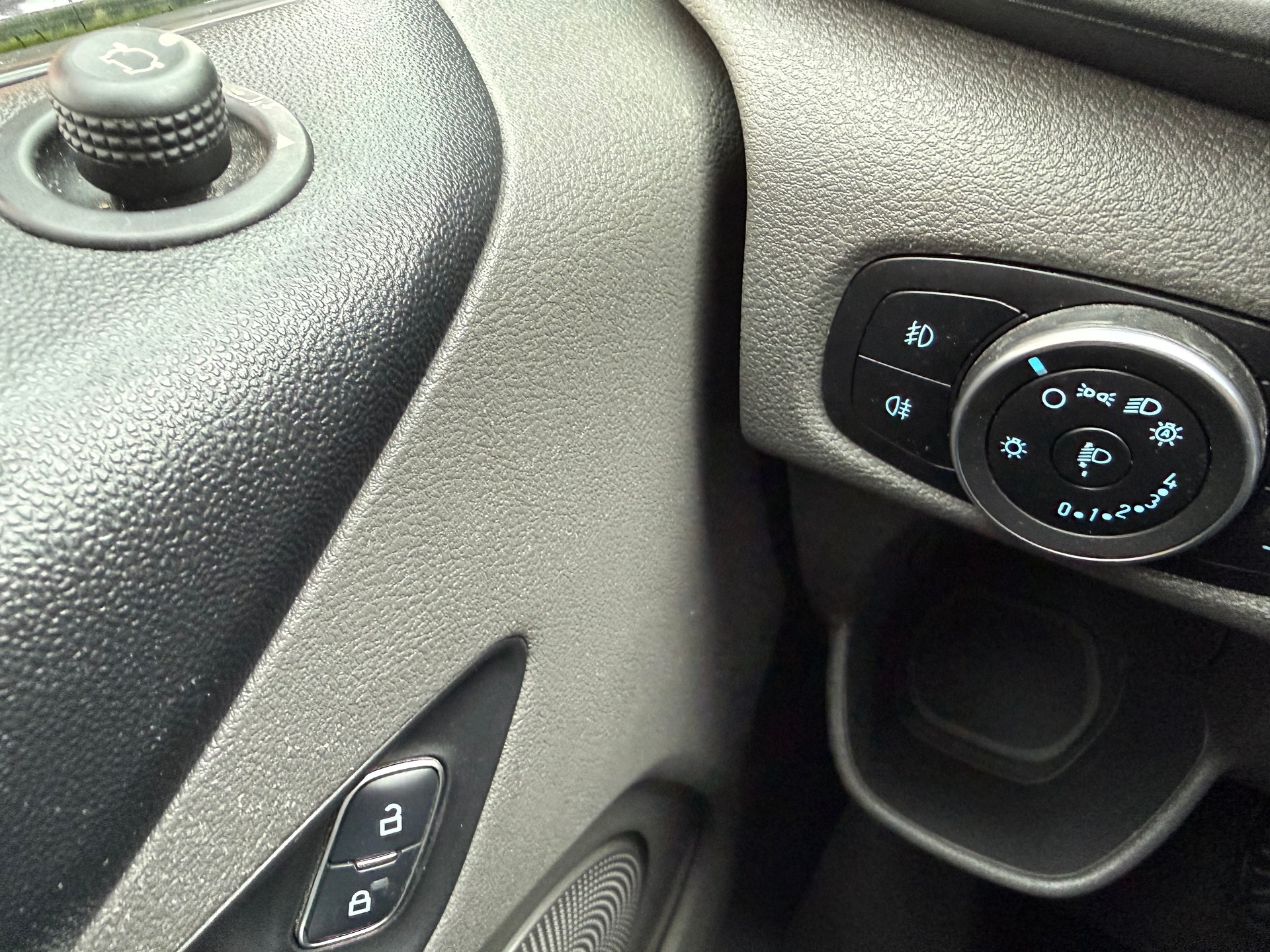 FORD Transit Custom Van 320 L1H1 Trend-image-8