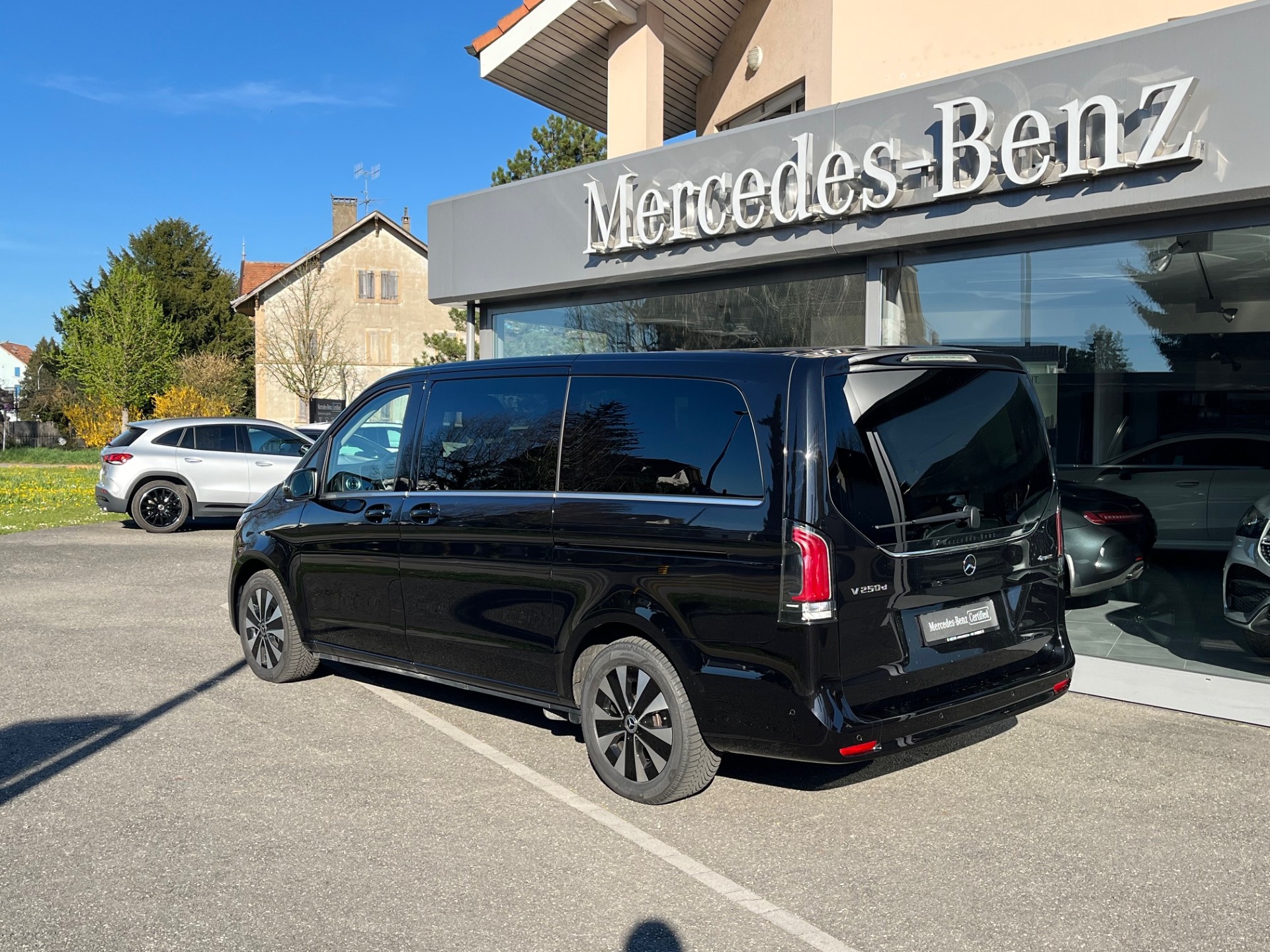 MERCEDES-BENZ V 250 d lang Avantgarde 4Matic FACELIFT-showroom-element-3