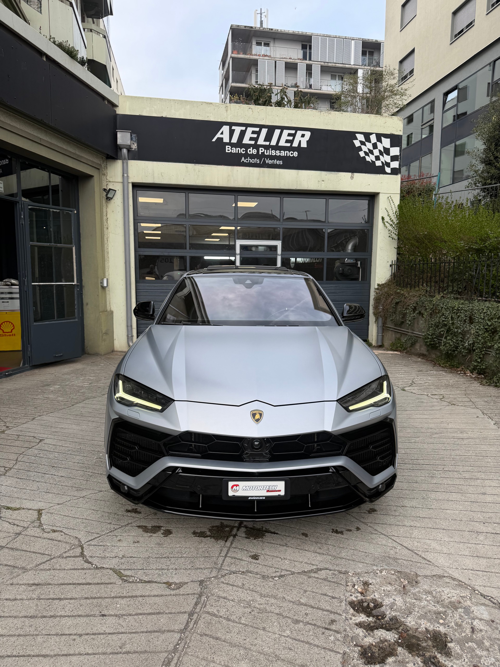 LAMBORGHINI Urus E-Gear Graphite Capsule-image-2