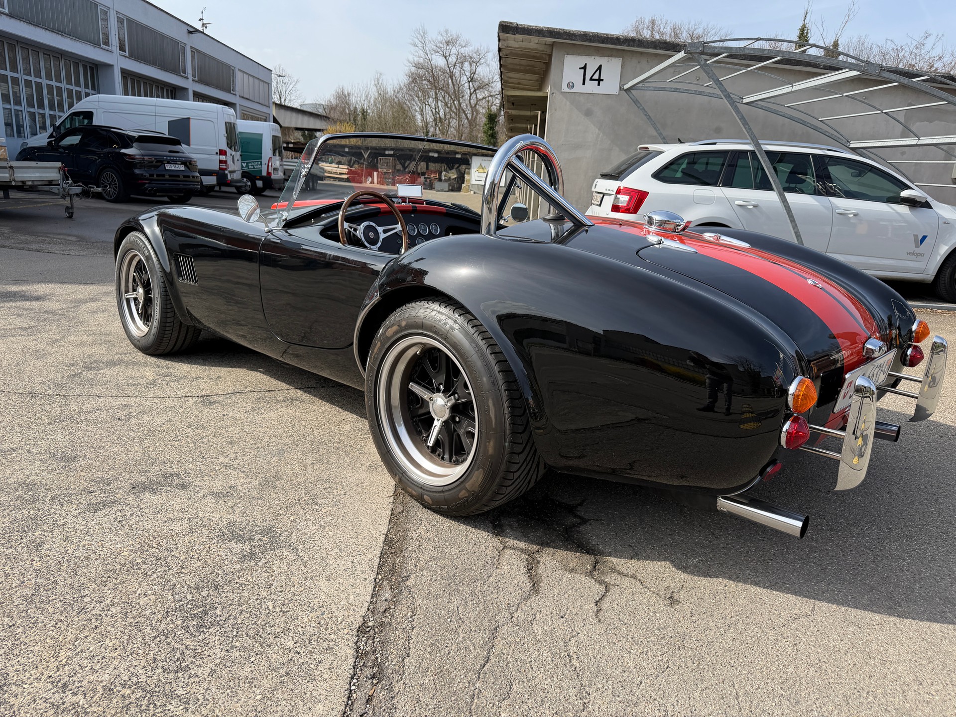 AC HS Cobra Replica V8-image-3
