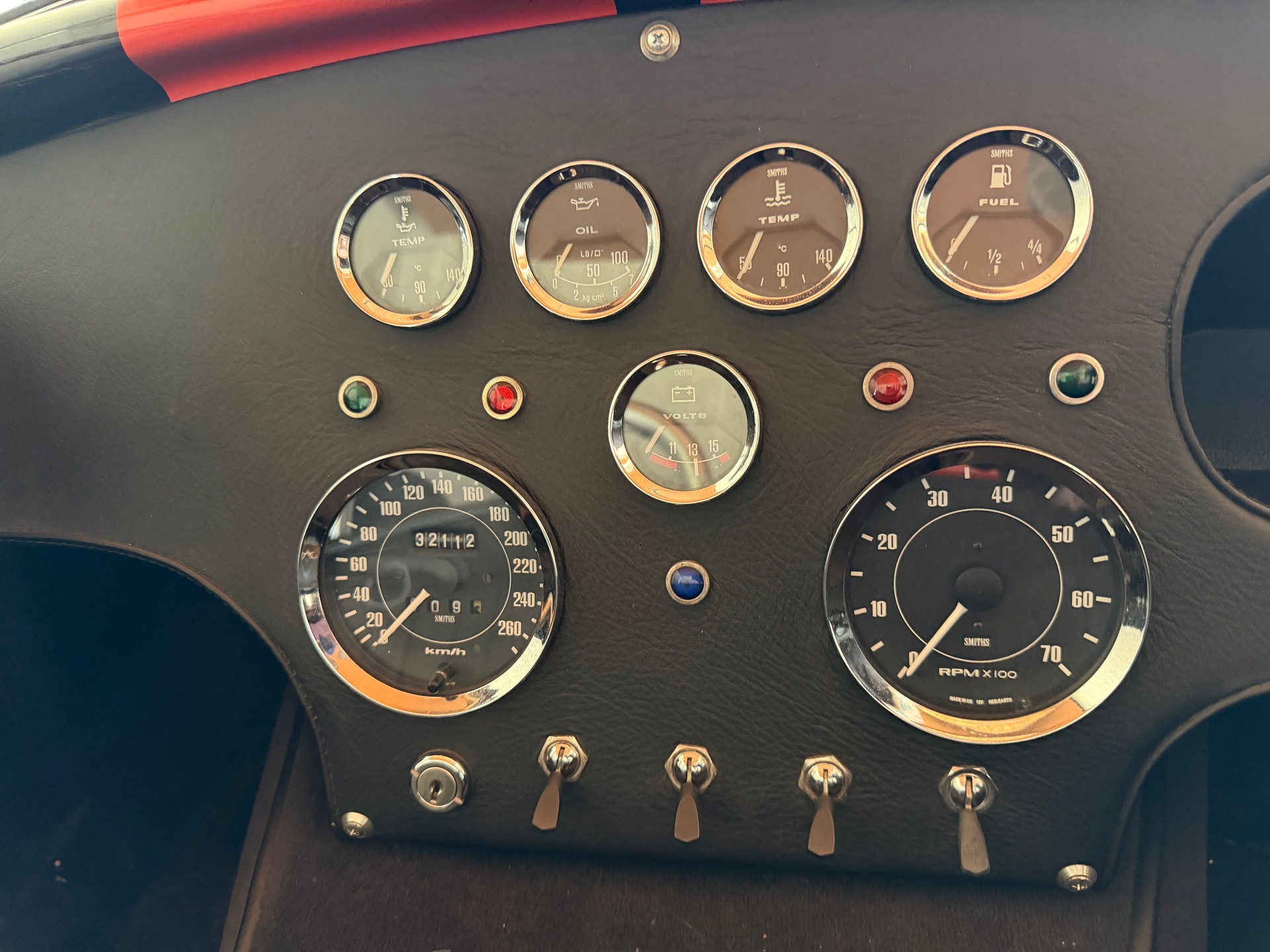 AC HS Cobra Replica V8-image-8