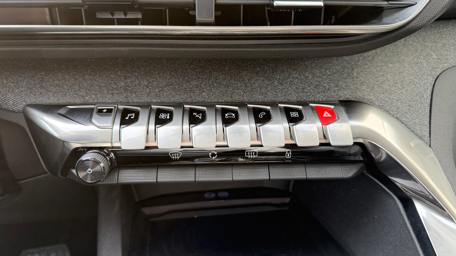 PEUGEOT 3008 225e Hybrid2 Allure Pack EAT8-image-10