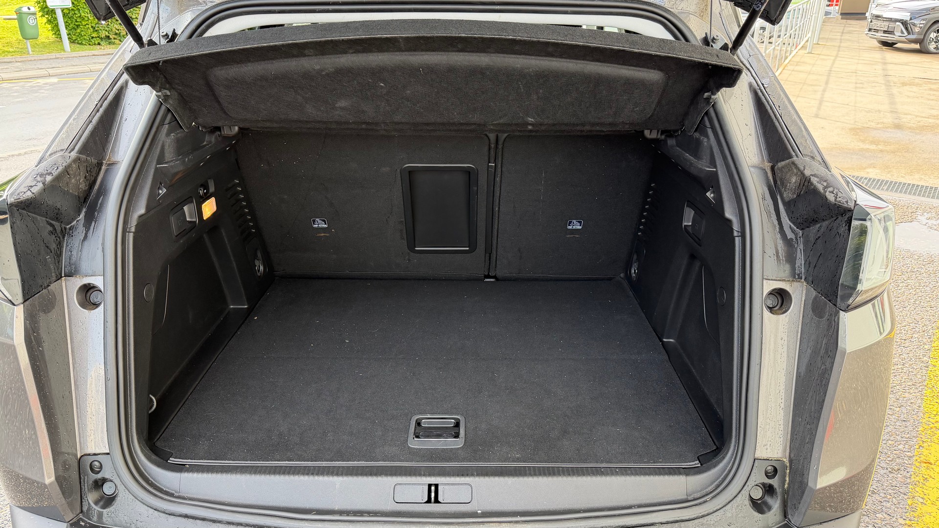 PEUGEOT 3008 225e Hybrid2 Allure Pack EAT8-image-5