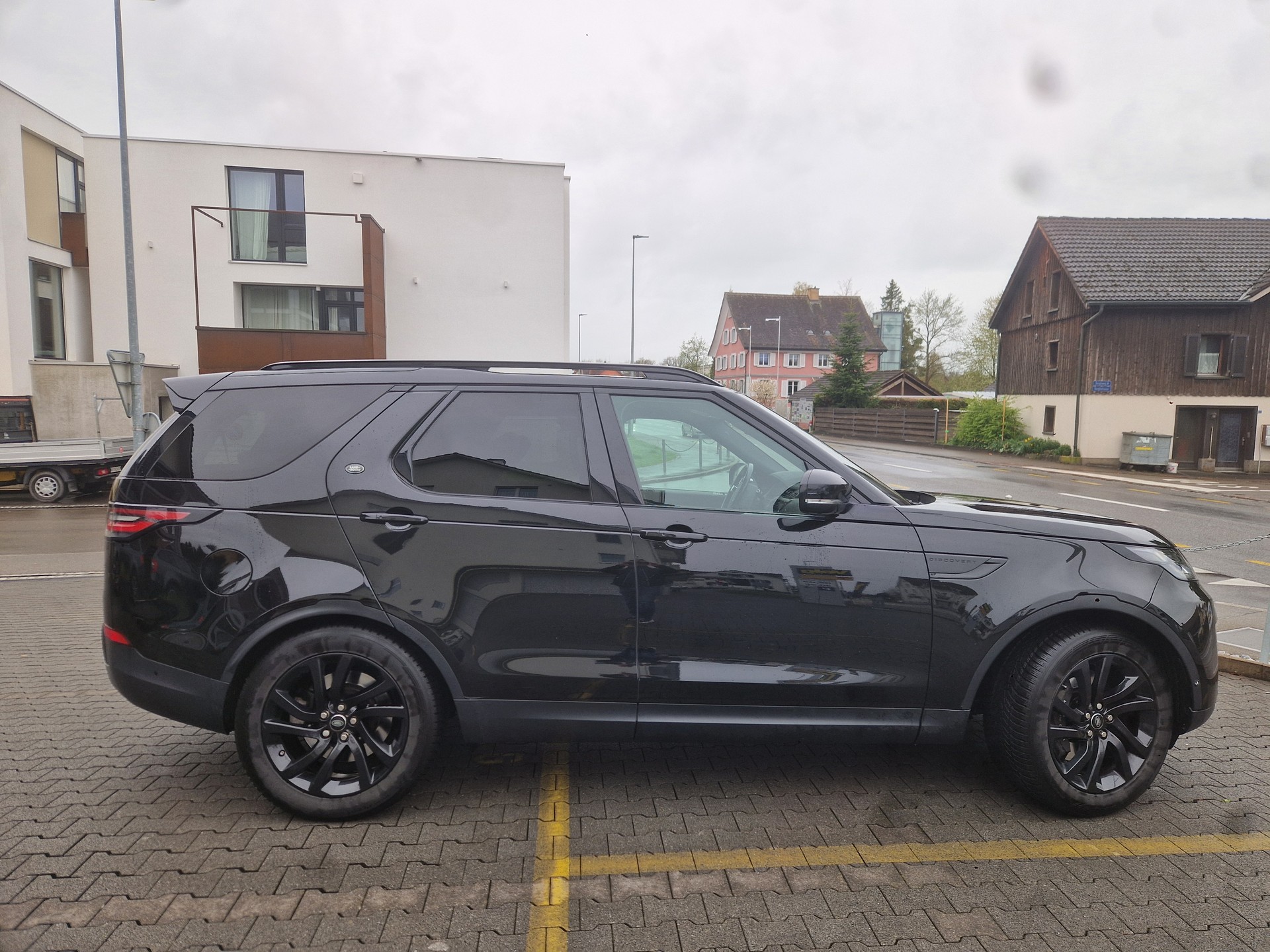 LAND ROVER Landrover Discovery 3.0 SDV6-image-1